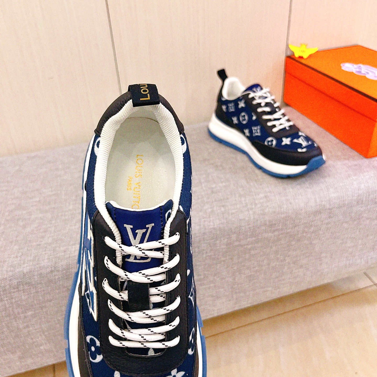 LV shoe
