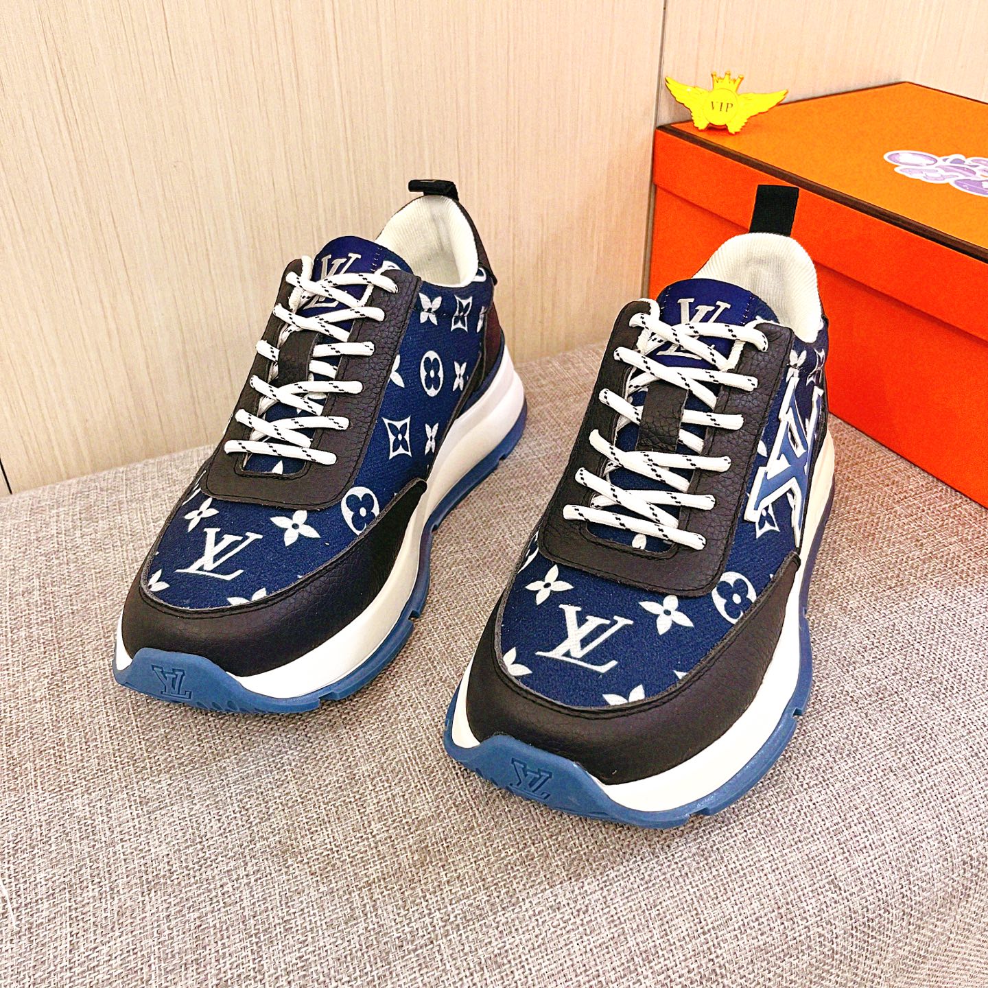 LV shoe