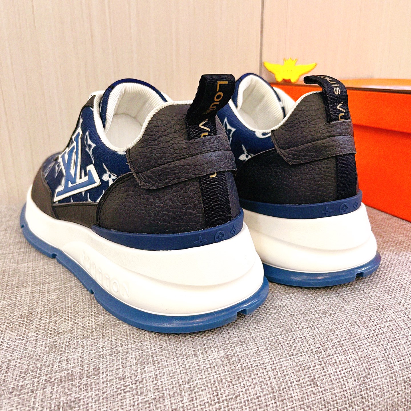 LV shoe