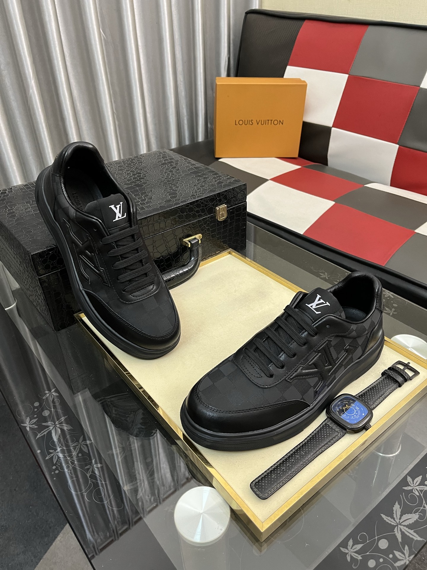 LV shoe
