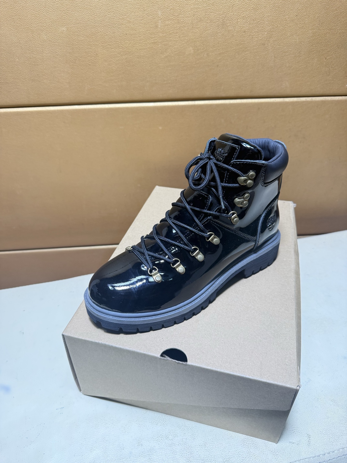 LV shoe