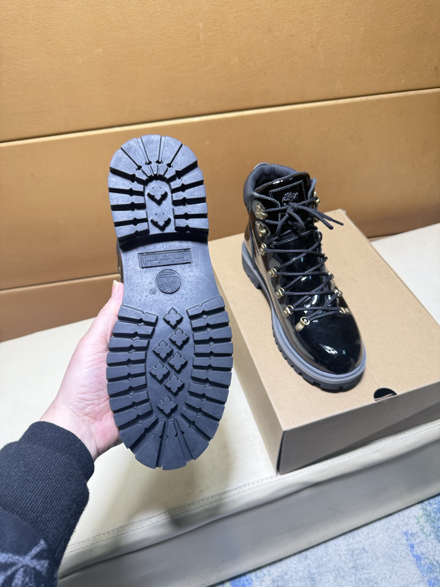 LV shoe
