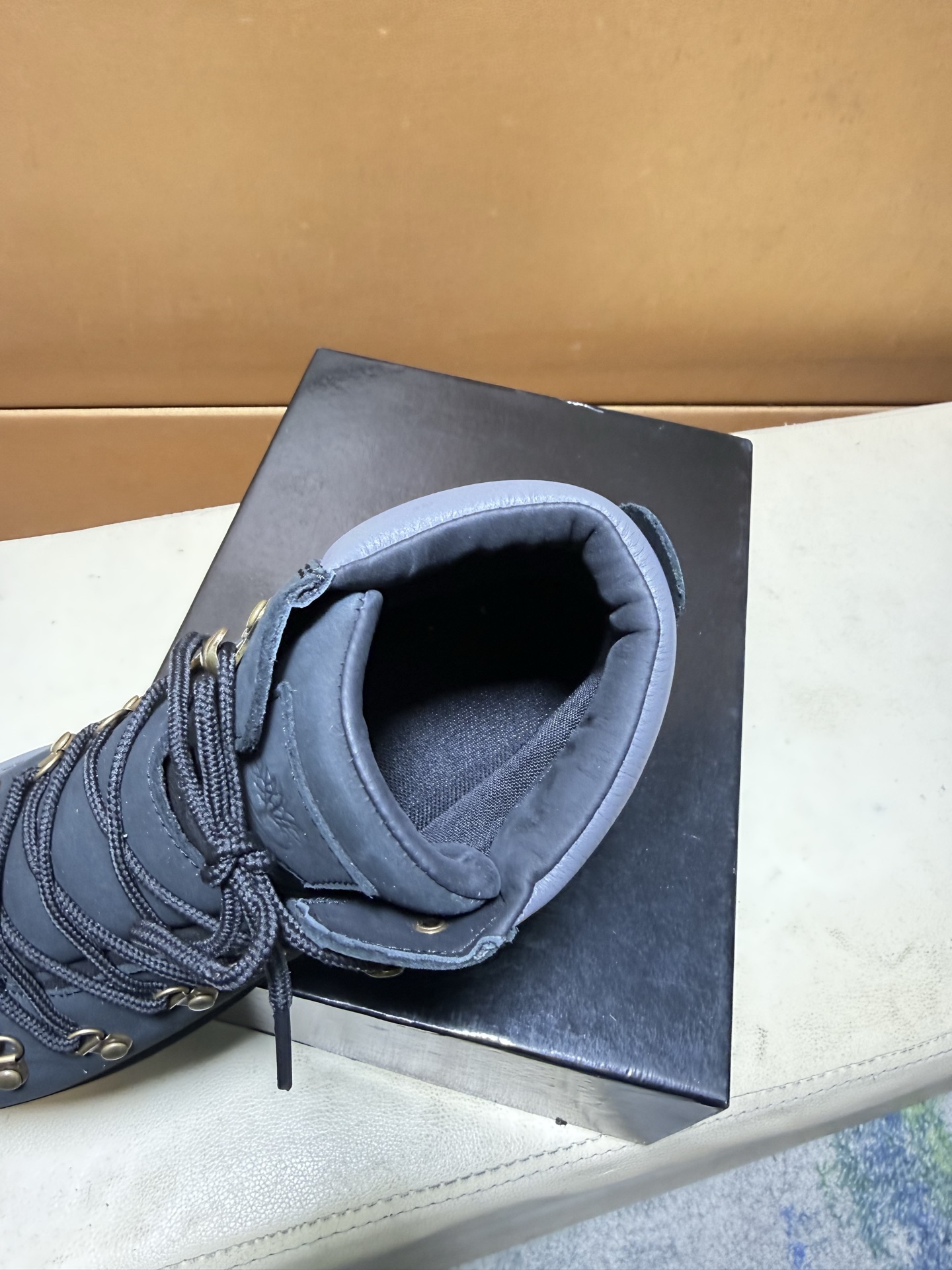 LV shoe