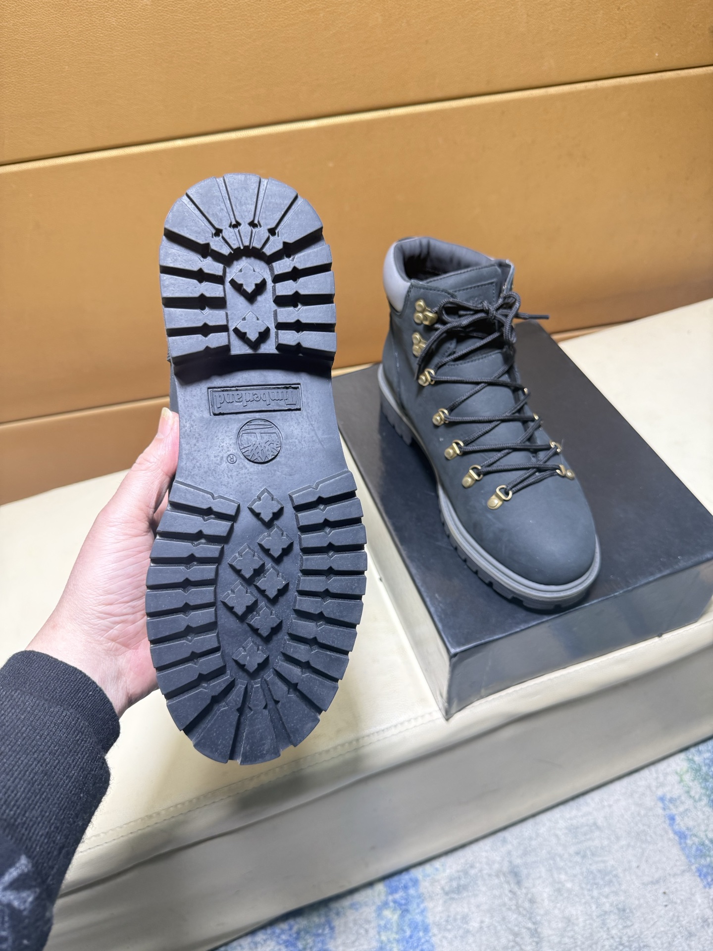 LV shoe
