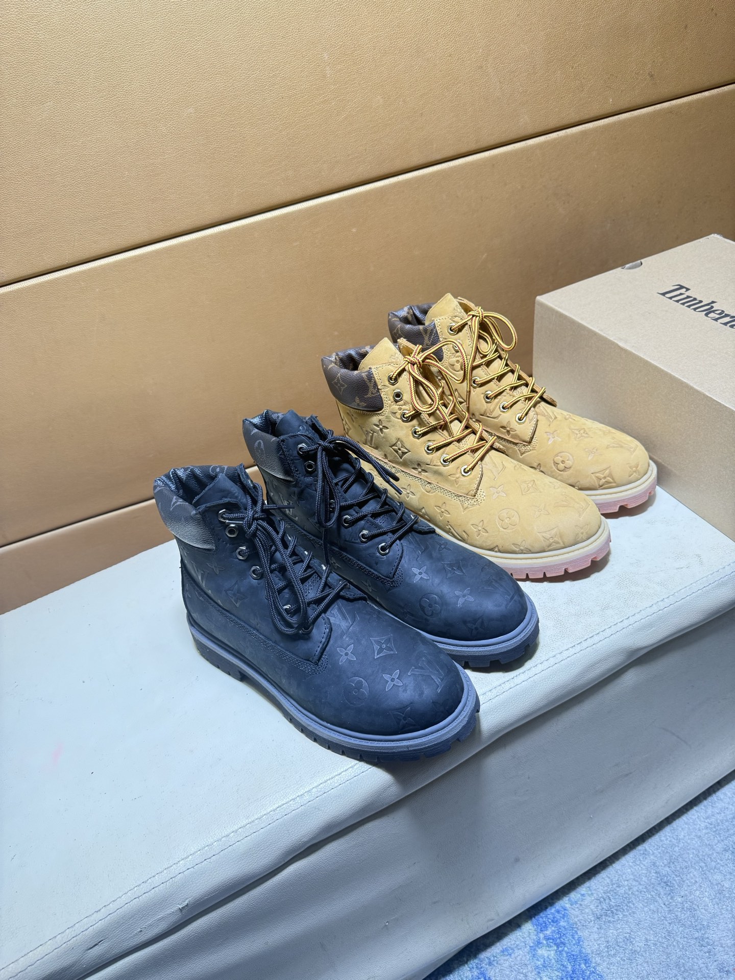 LV shoe