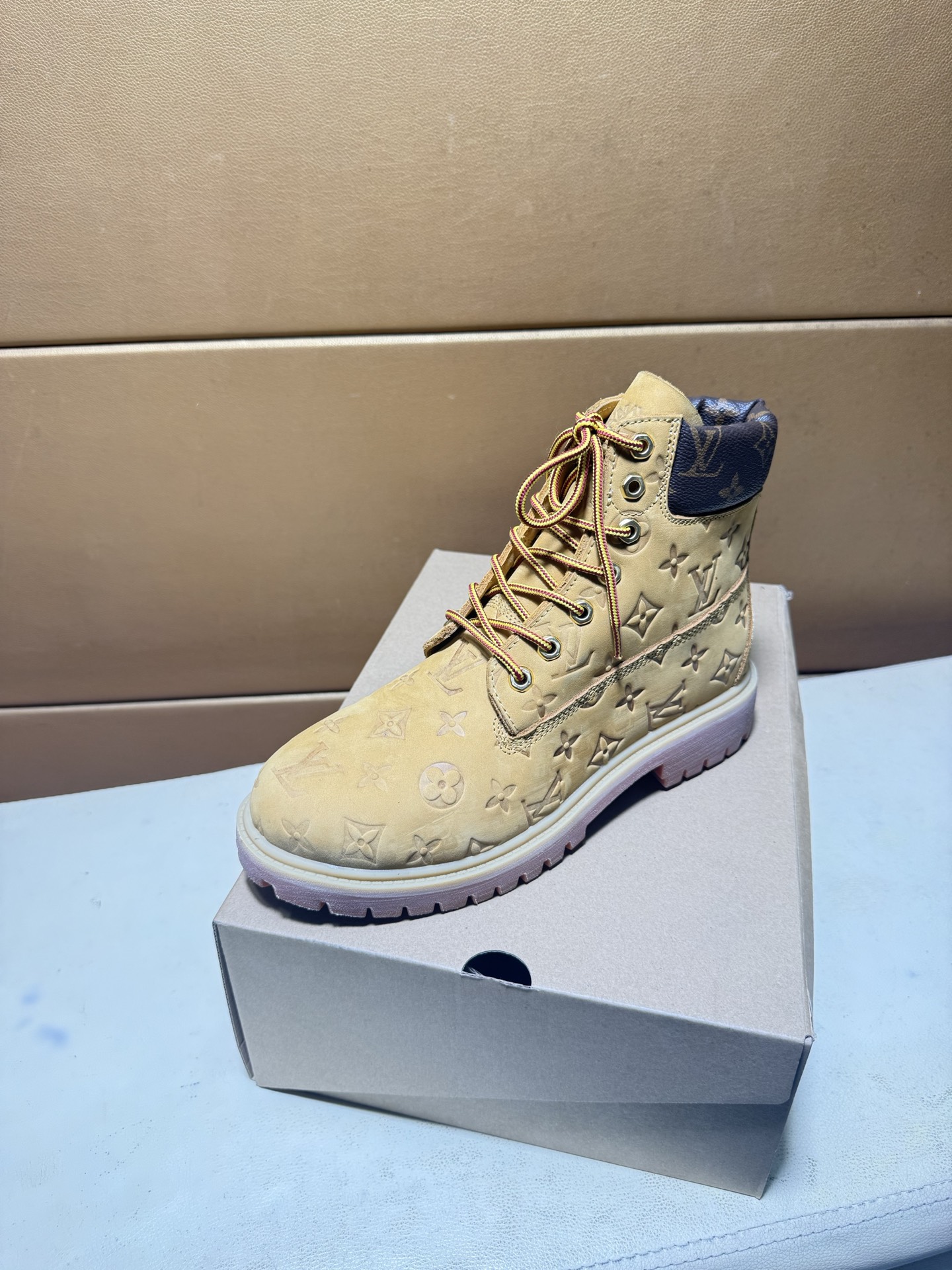 LV shoe