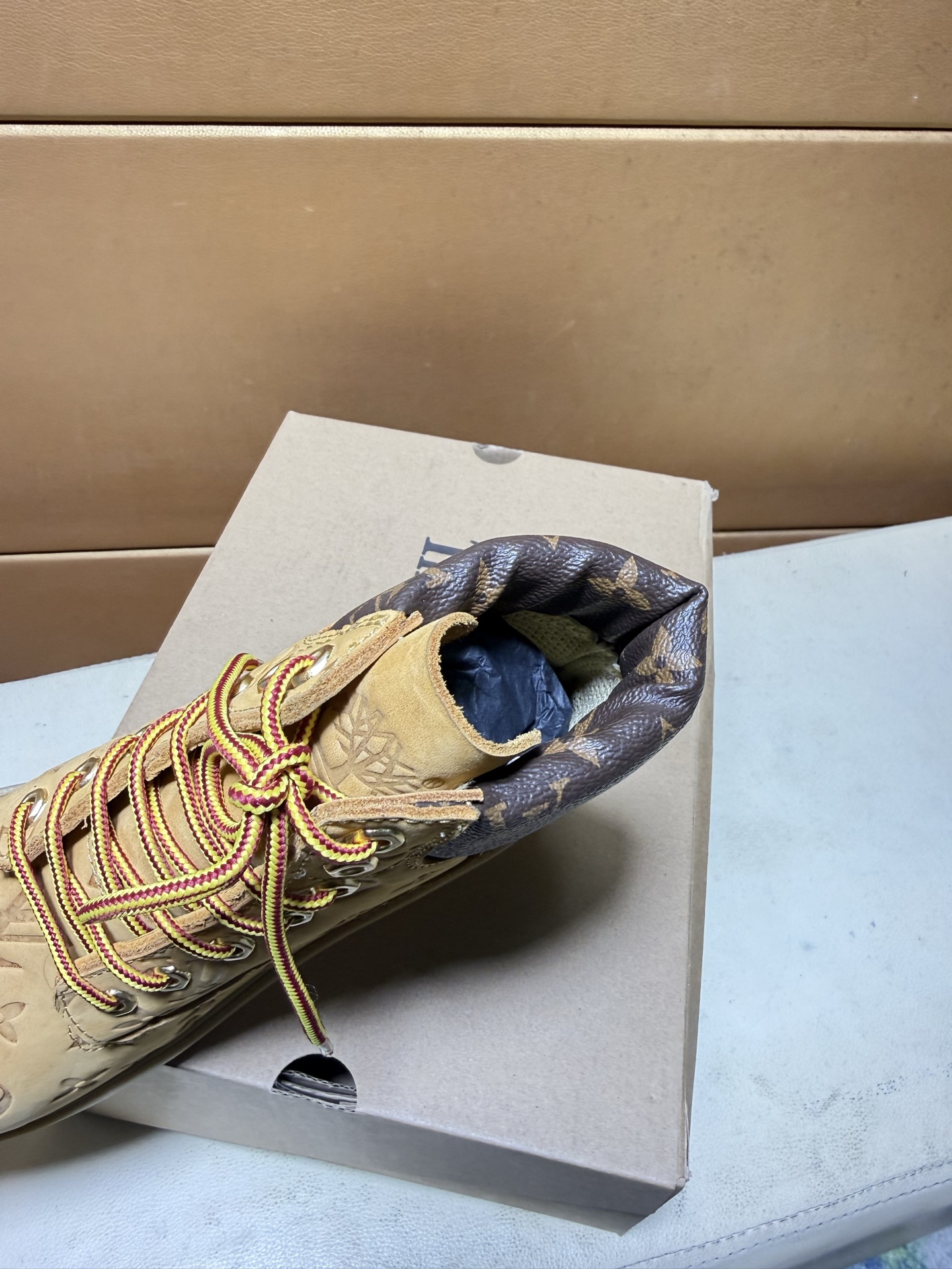 LV shoe