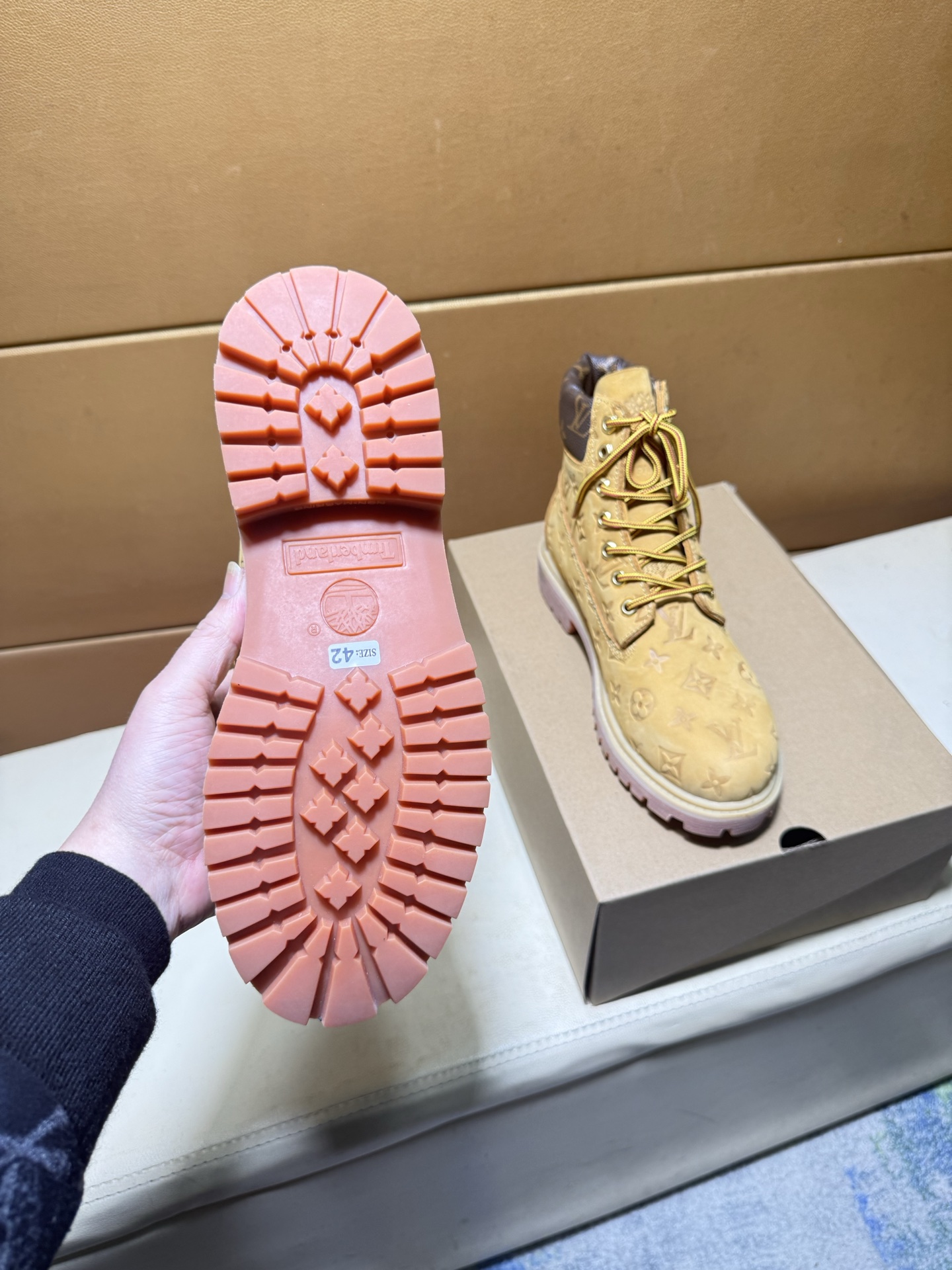 LV shoe