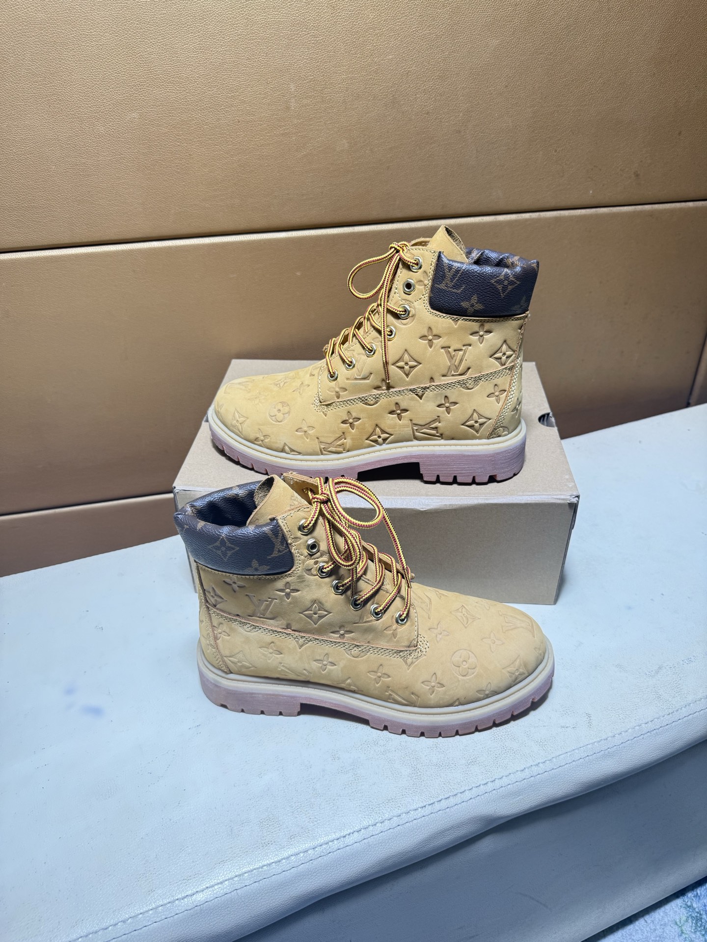 LV shoe