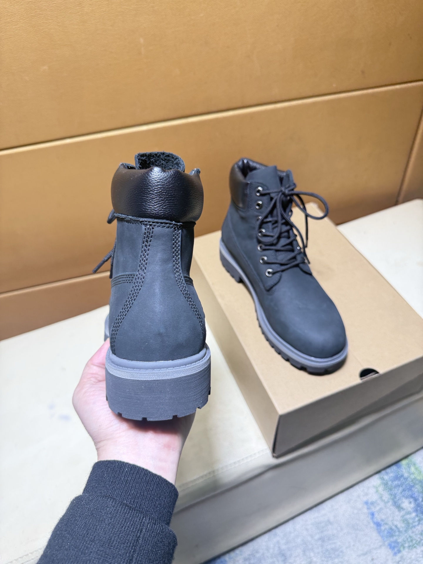 LV shoe