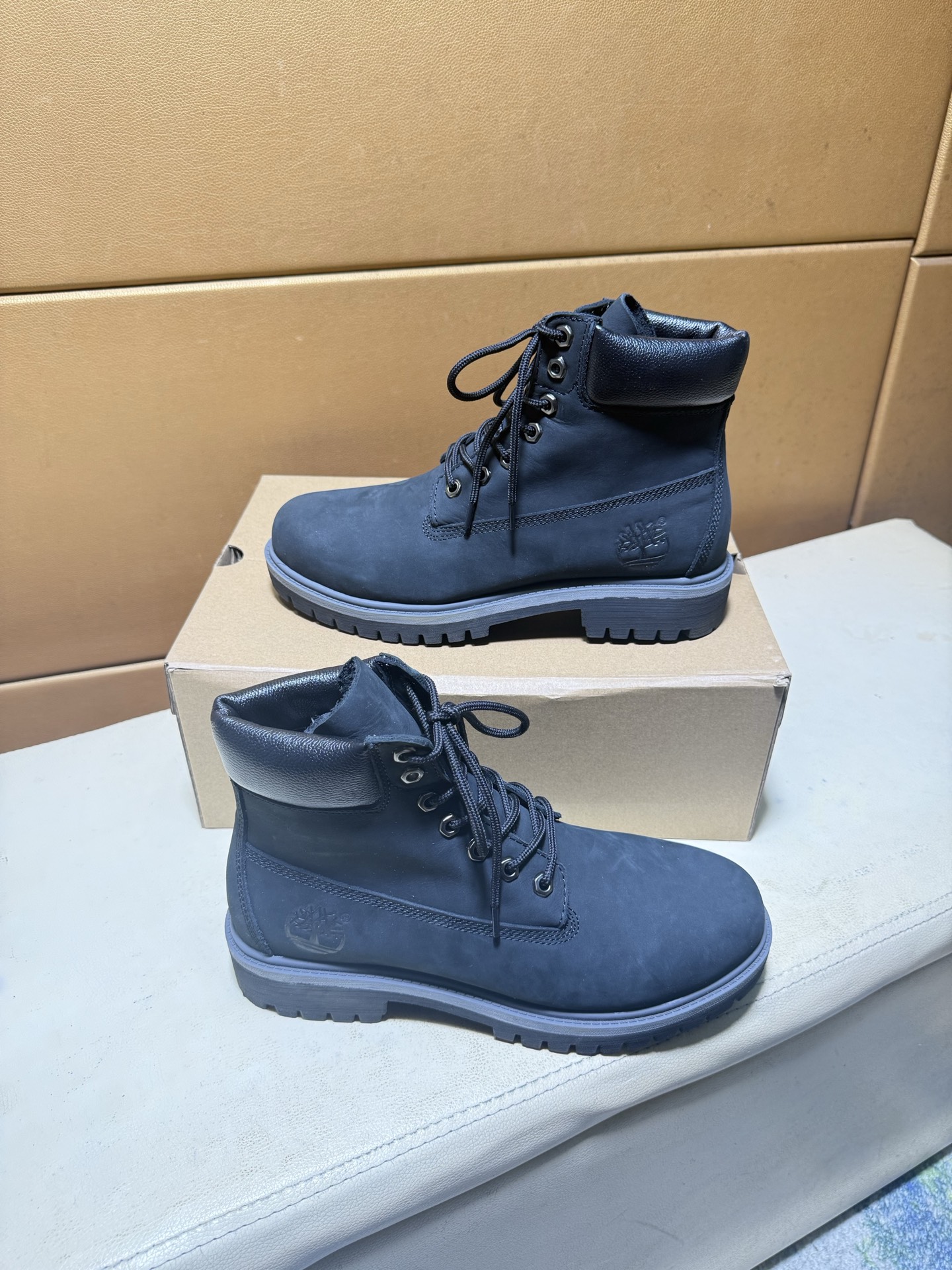 LV shoe