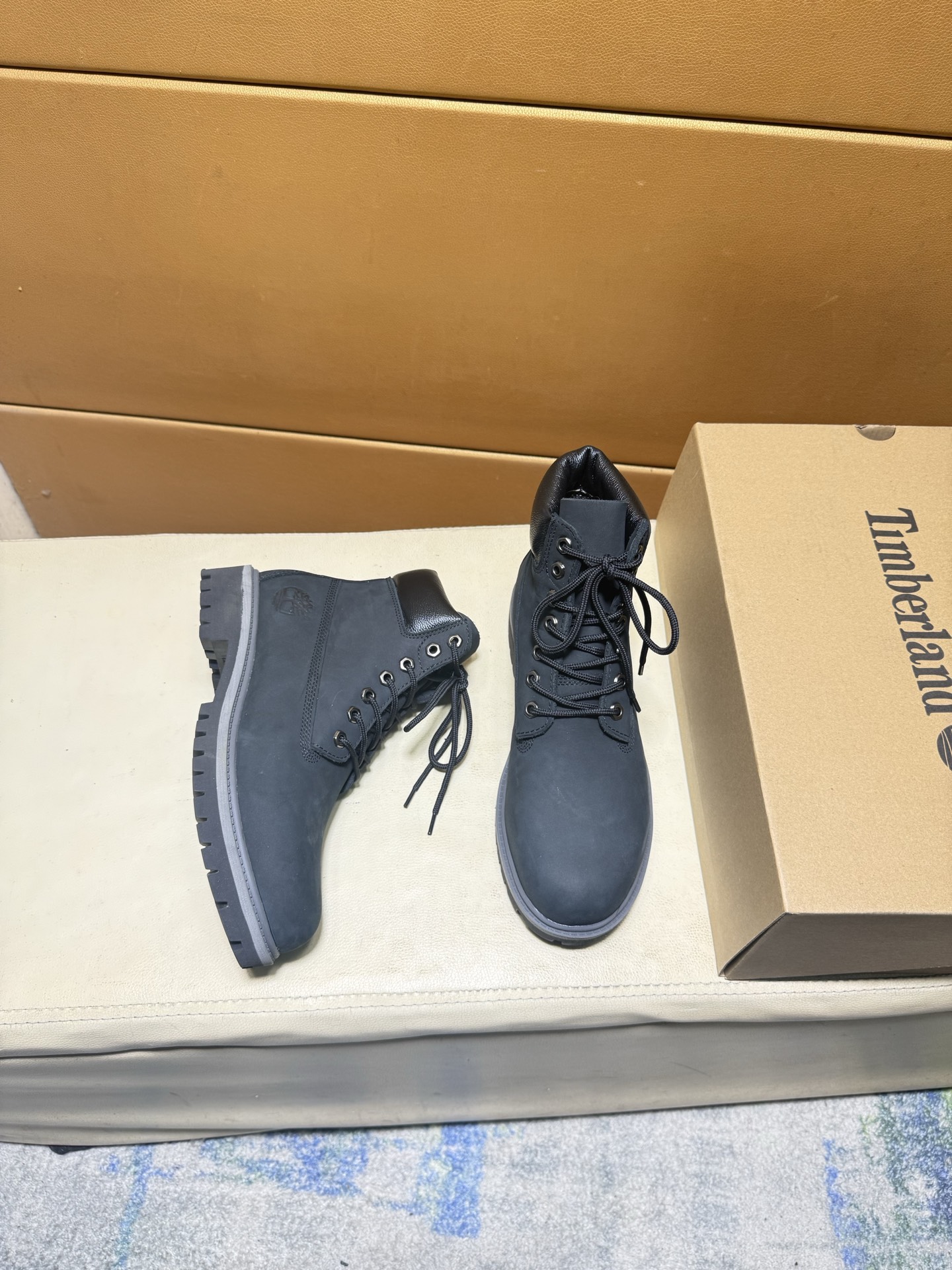 LV shoe