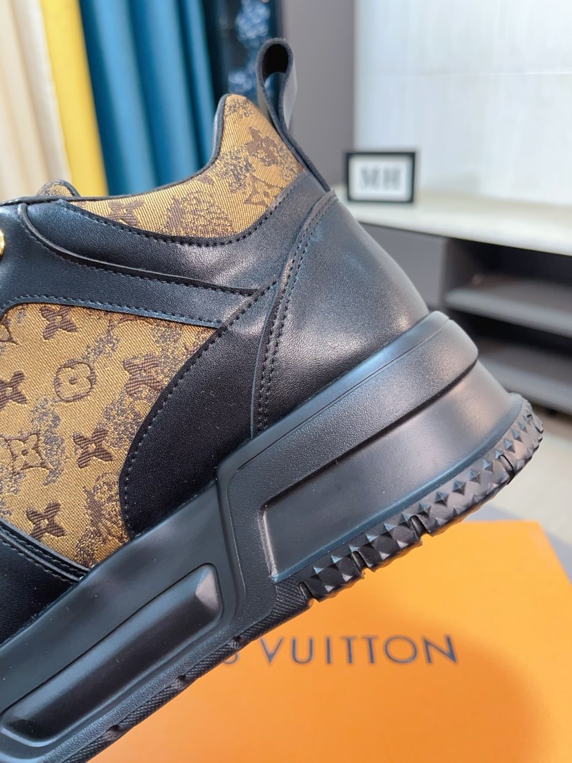 LV shoe