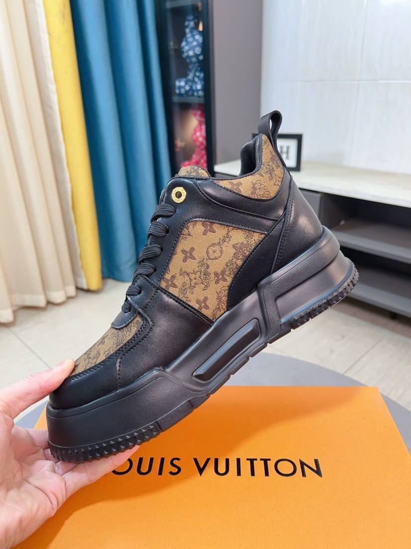 LV shoe