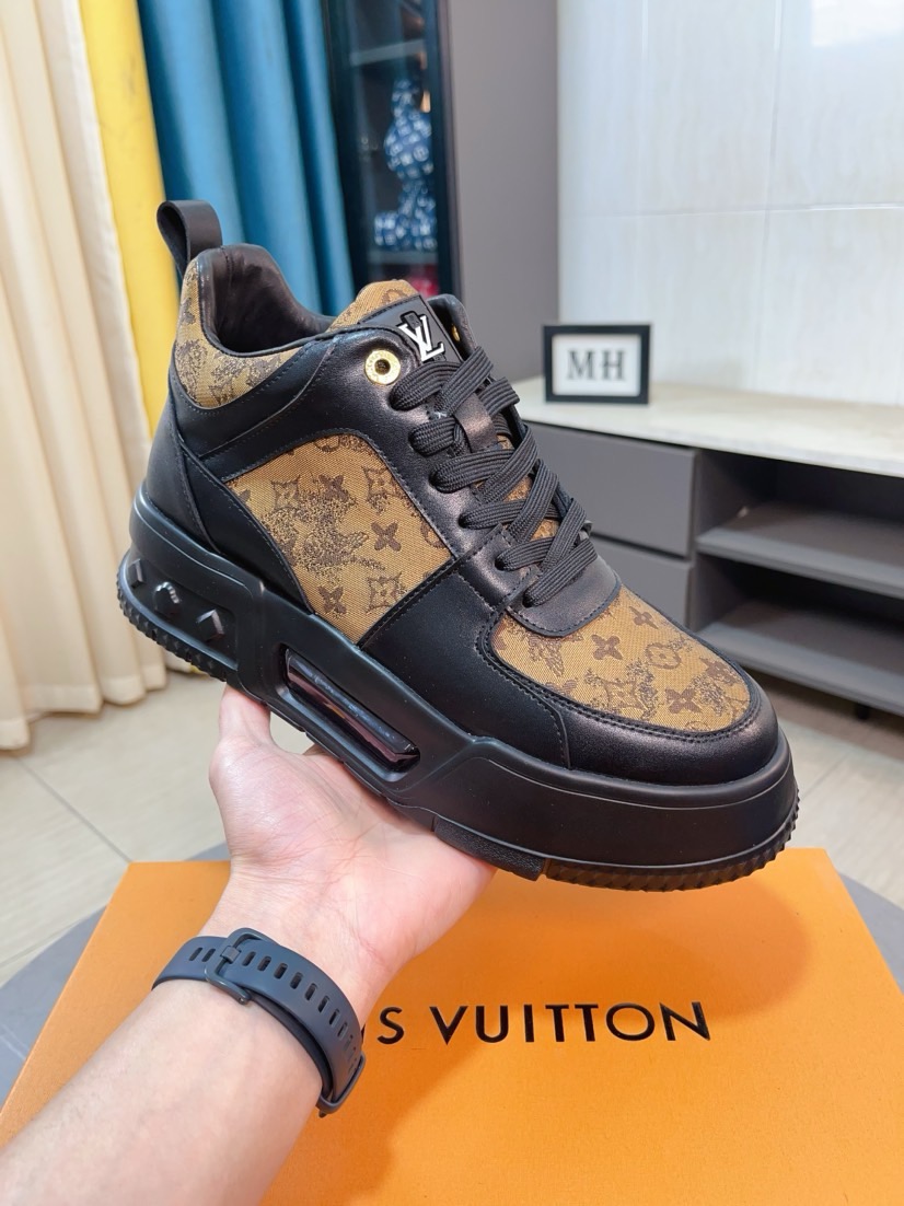 LV shoe