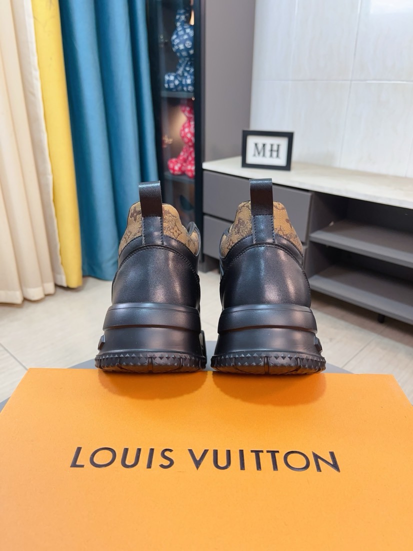 LV shoe