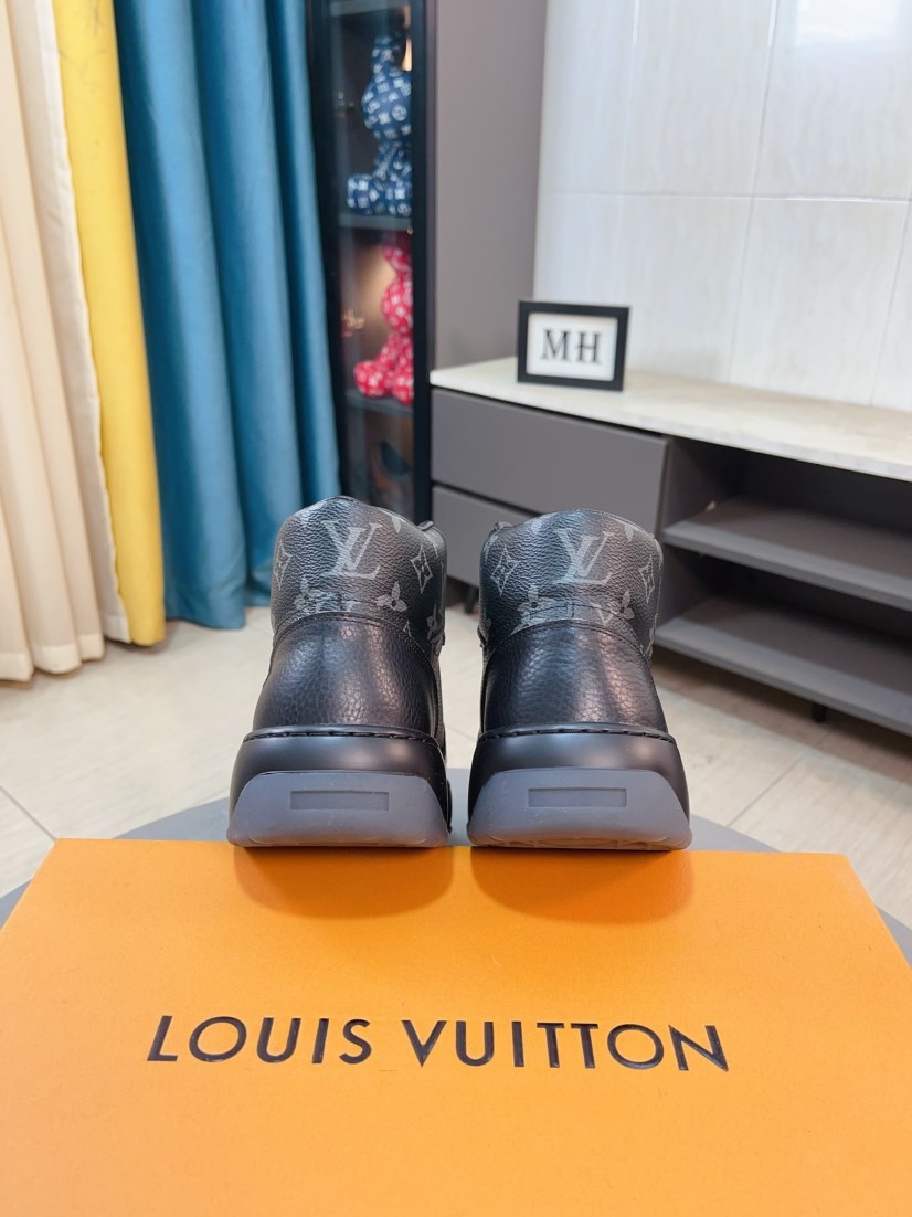 LV shoe
