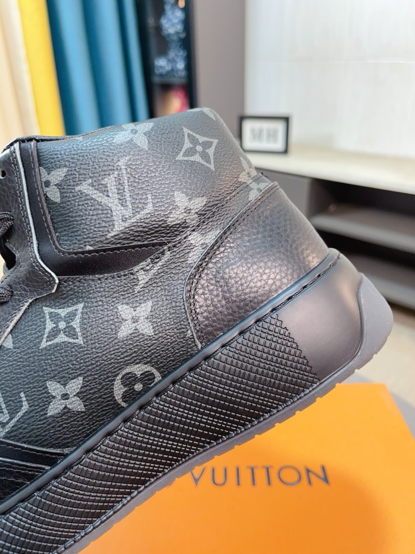 LV shoe
