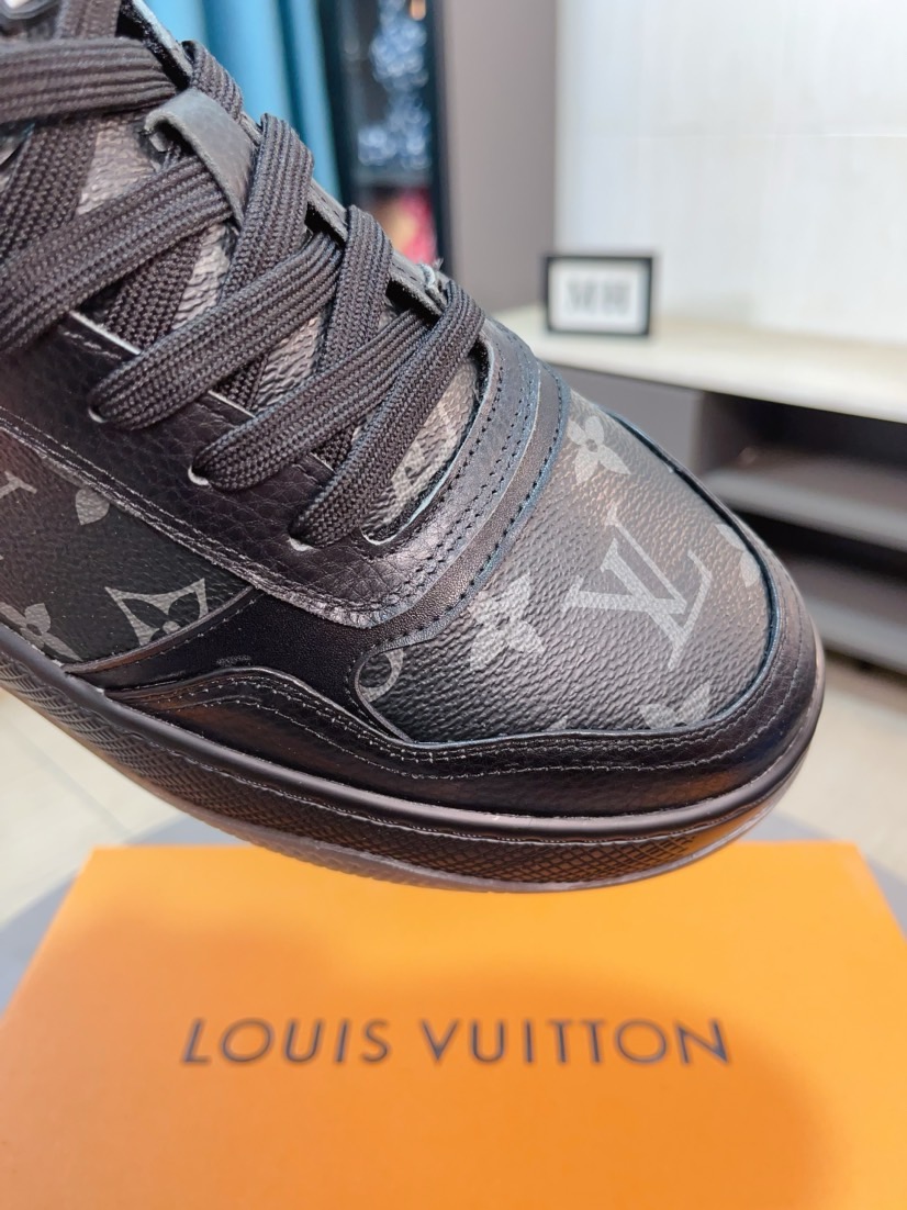 LV shoe
