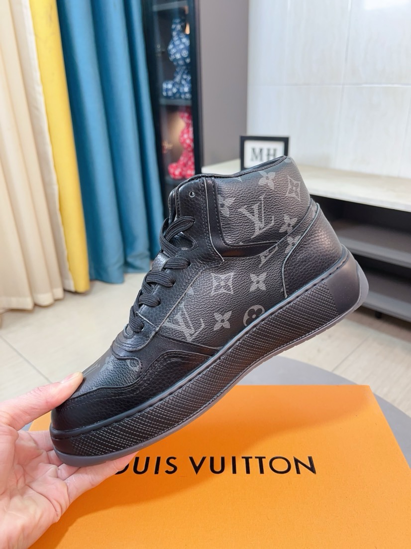 LV shoe