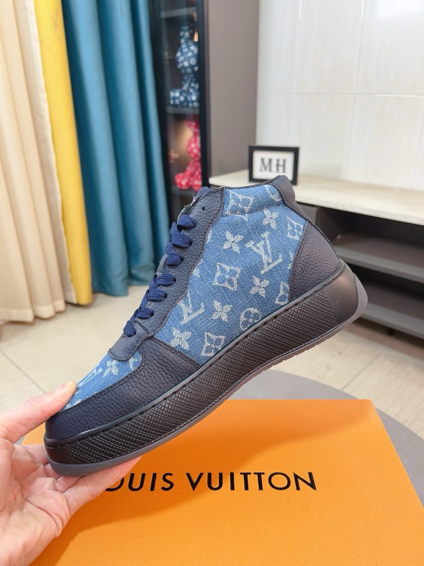 LV shoe