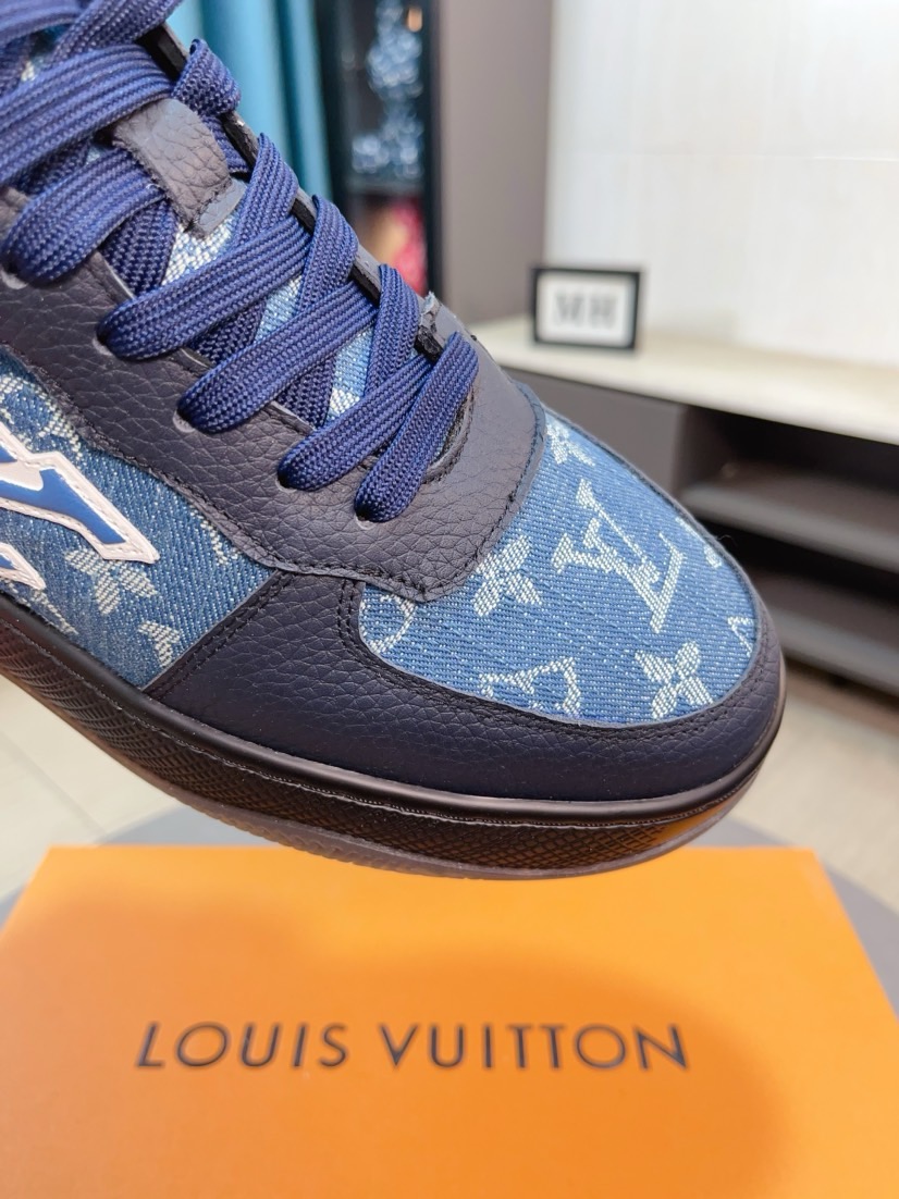 LV shoe
