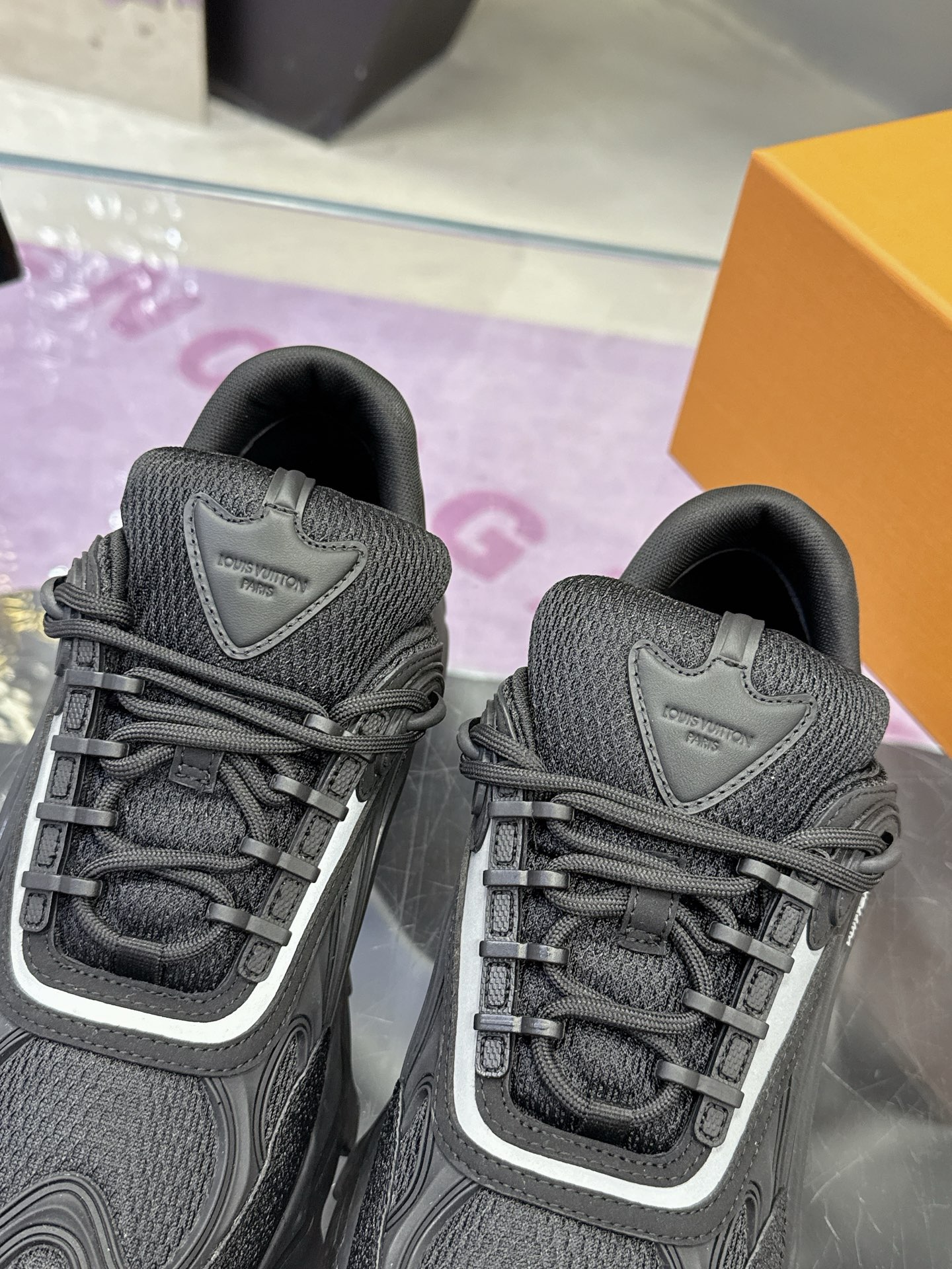 LV shoe