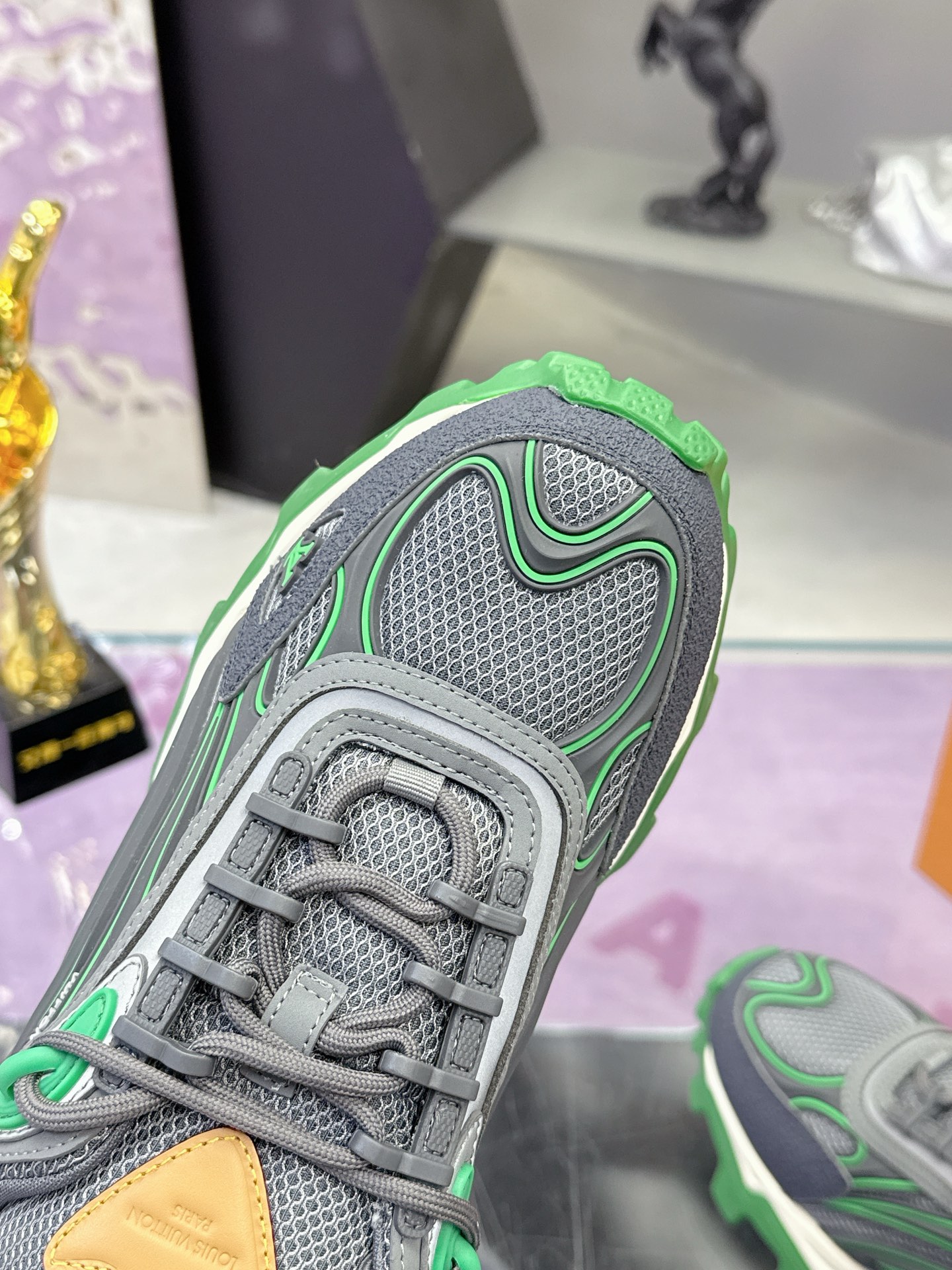 LV shoe