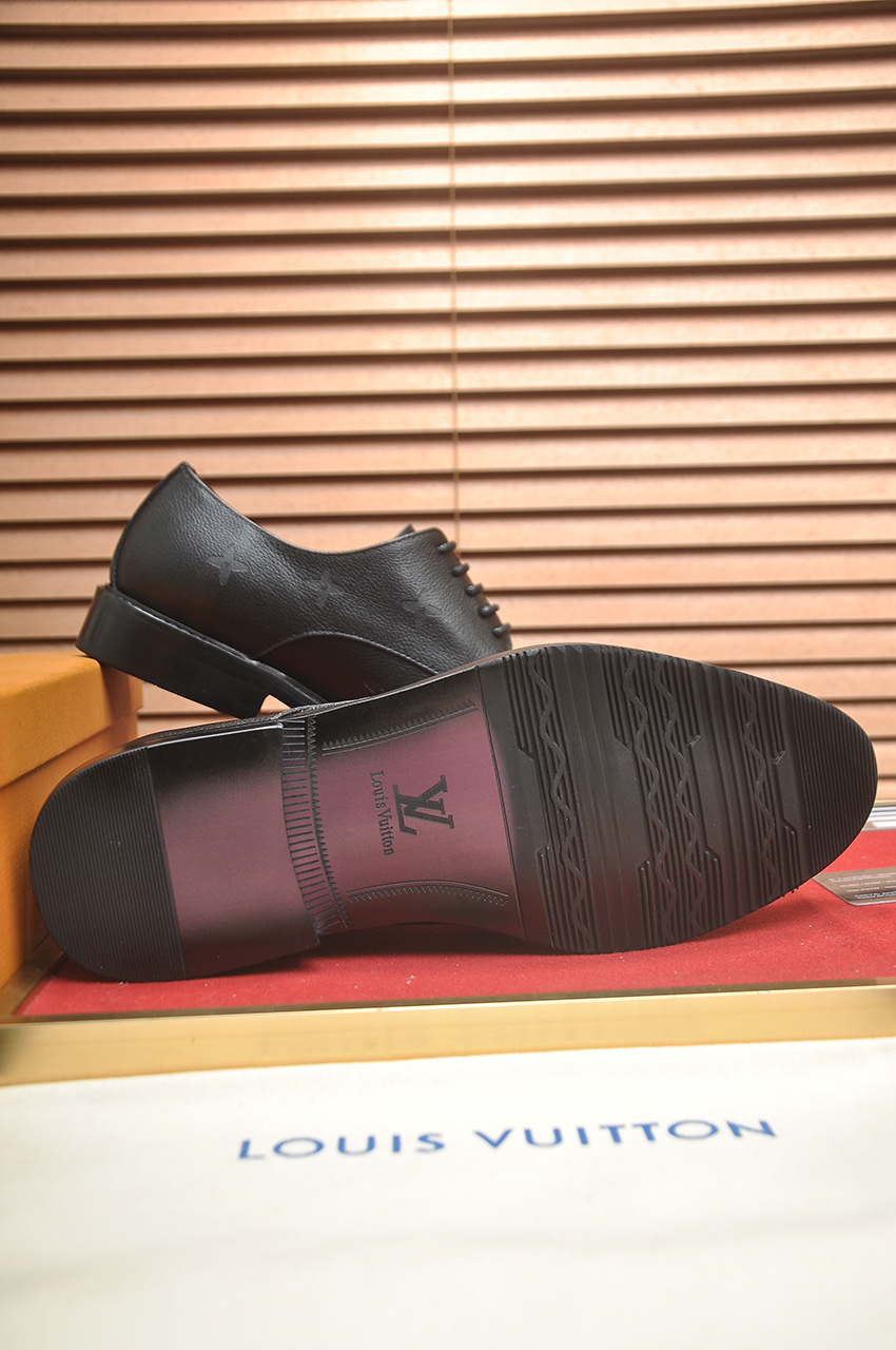 LV shoe