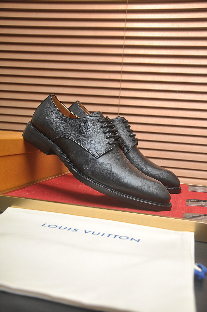 LV shoe