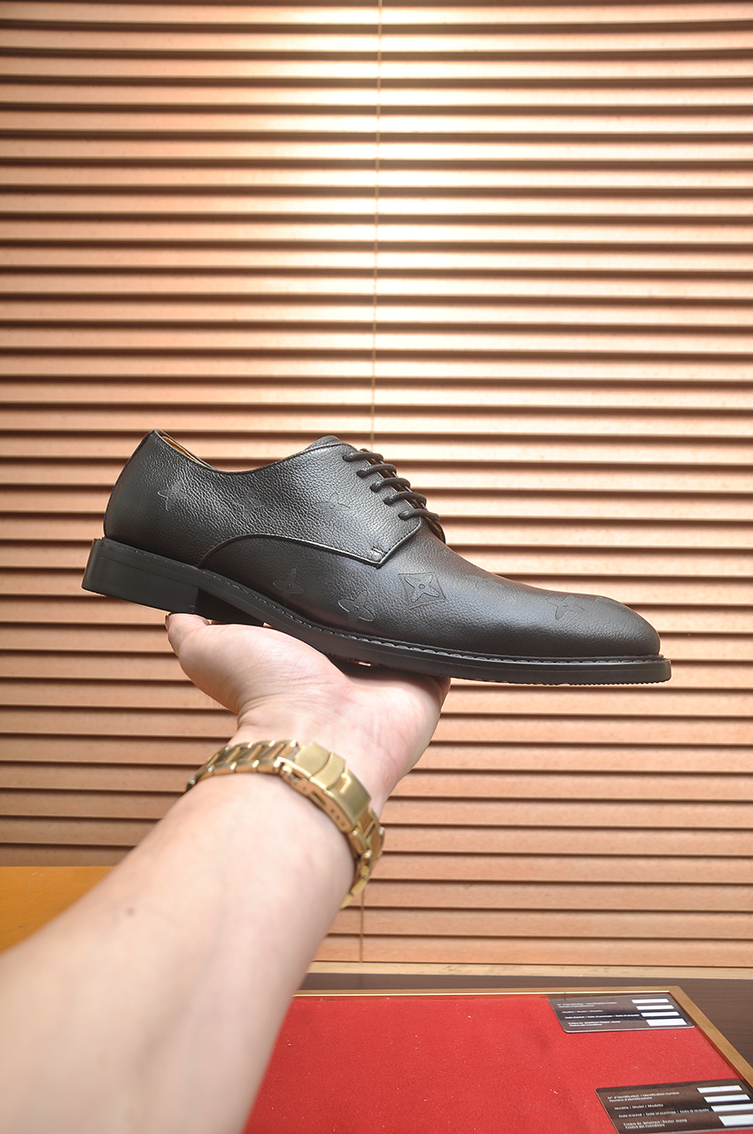 LV shoe