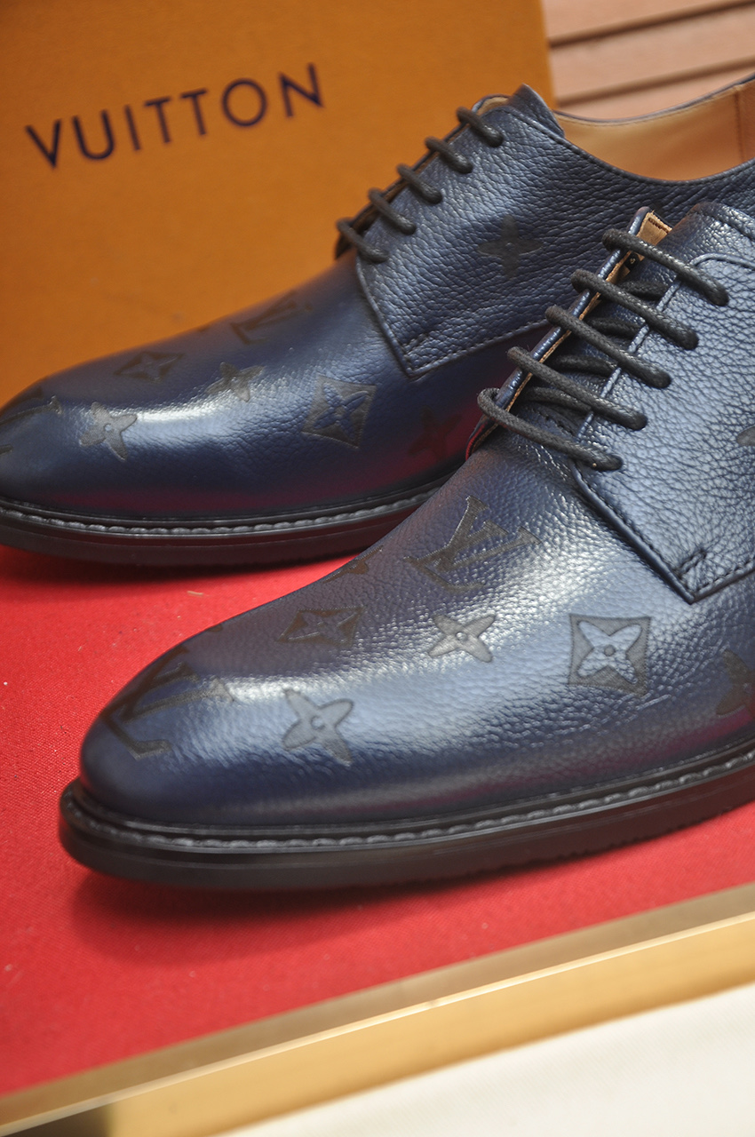 LV shoe