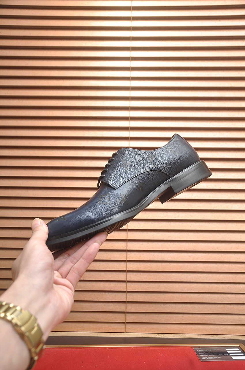 LV shoe