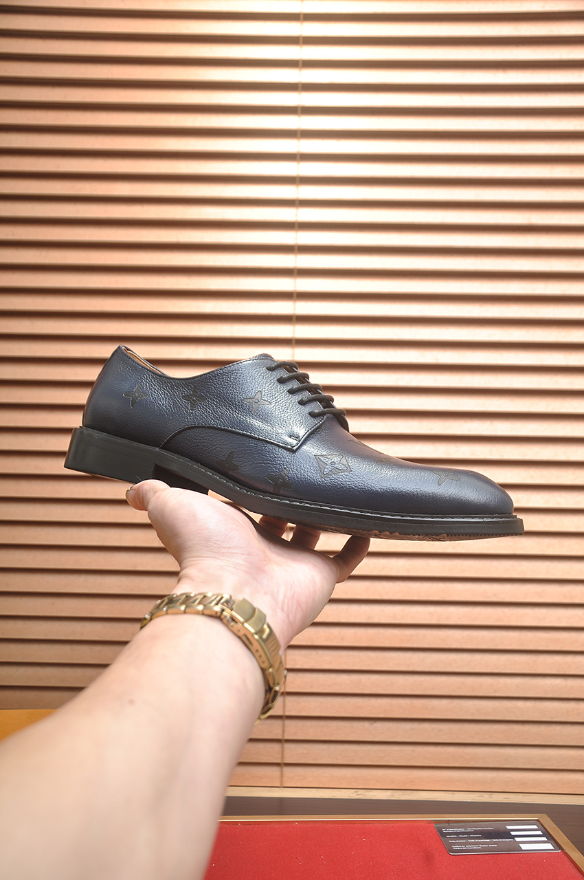LV shoe
