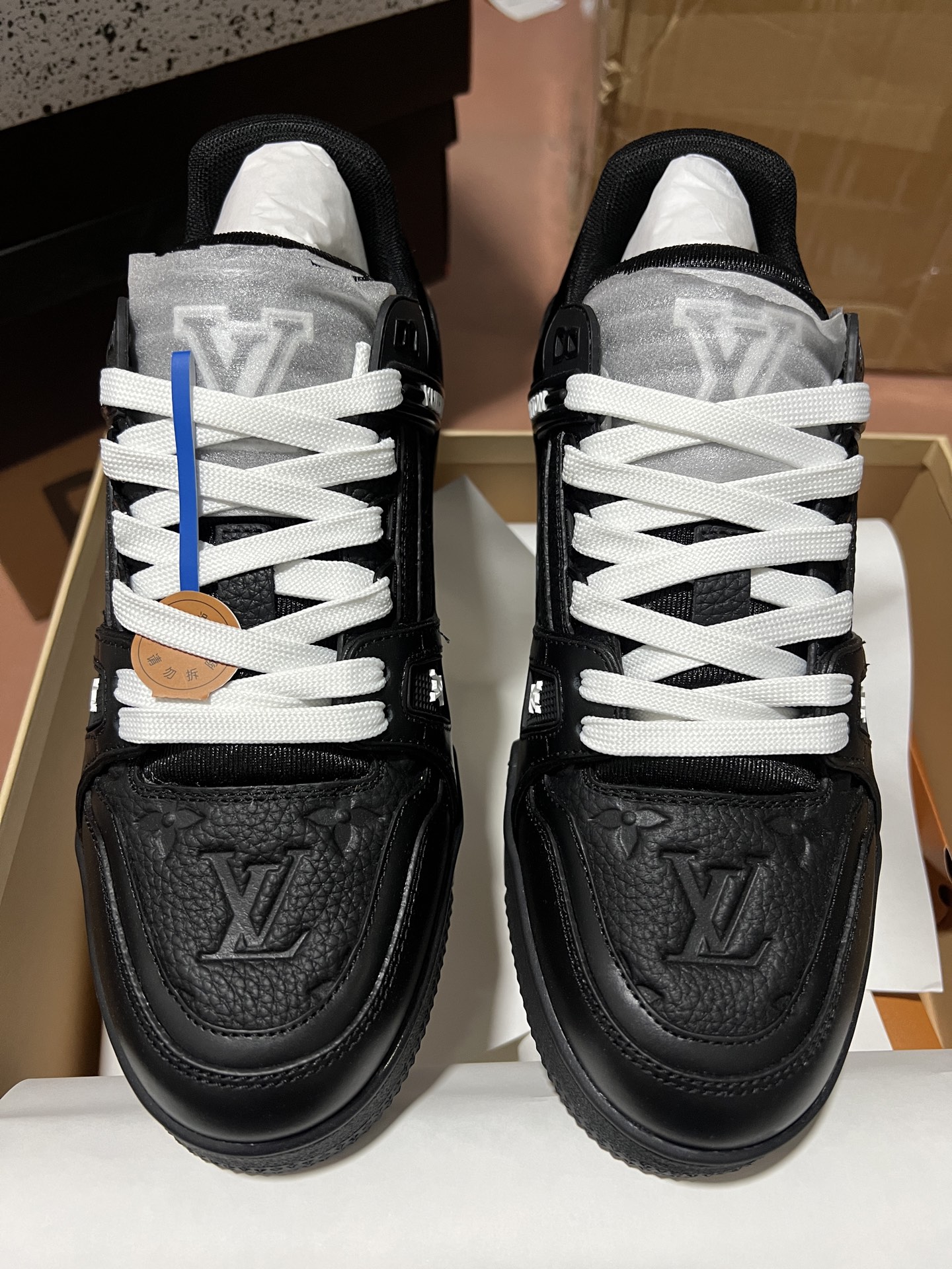 LV