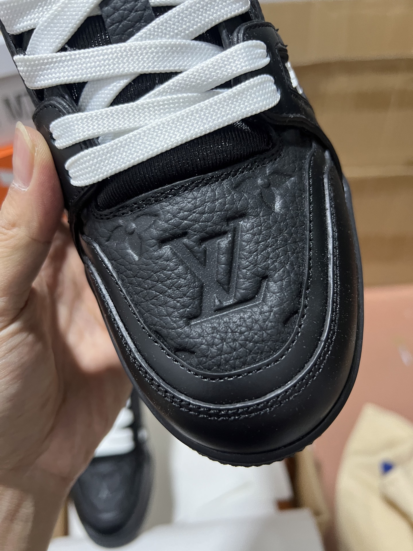 LV