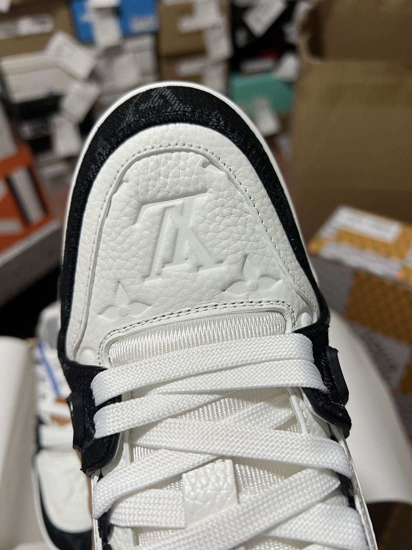 LV
