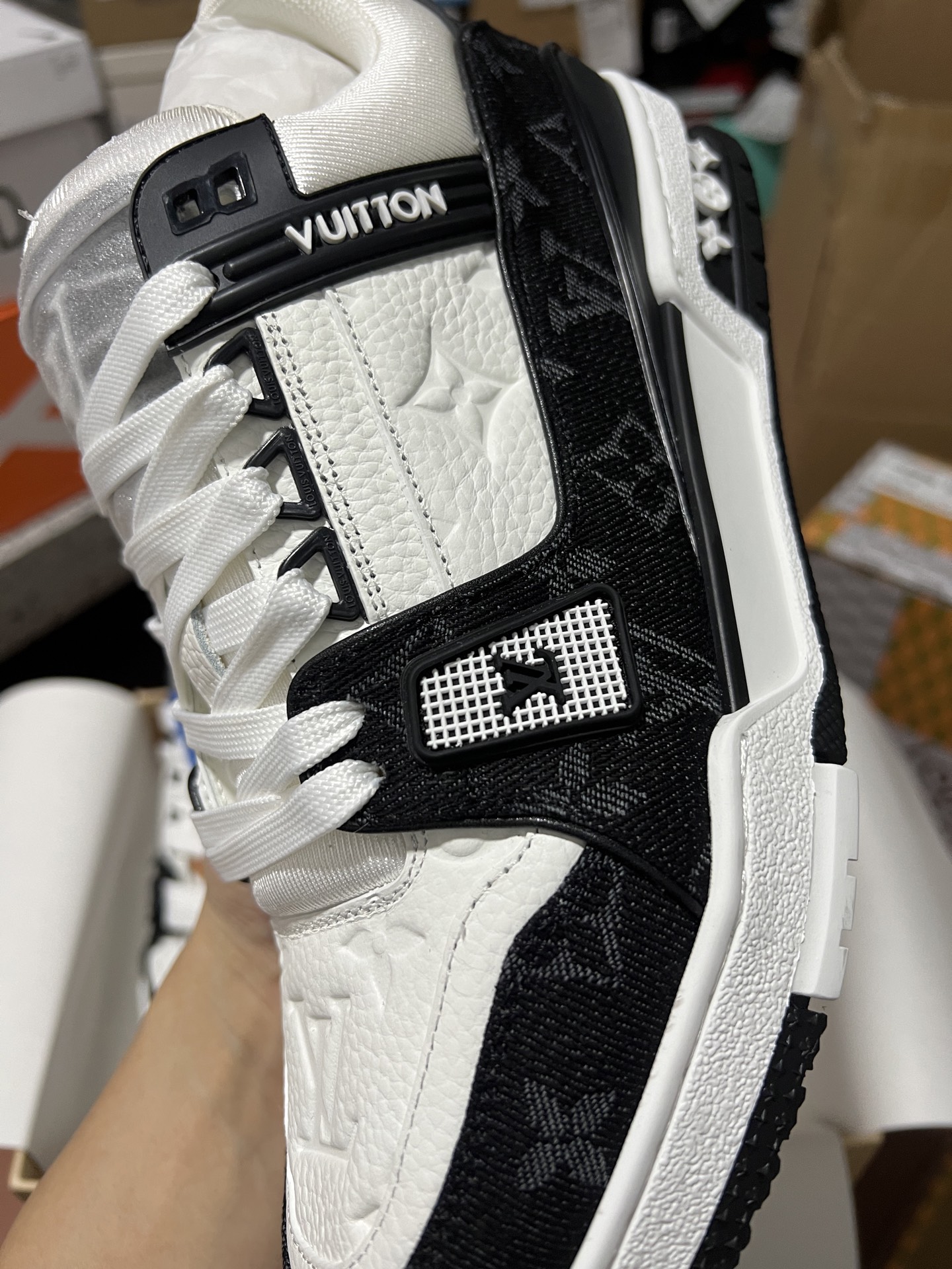 LV