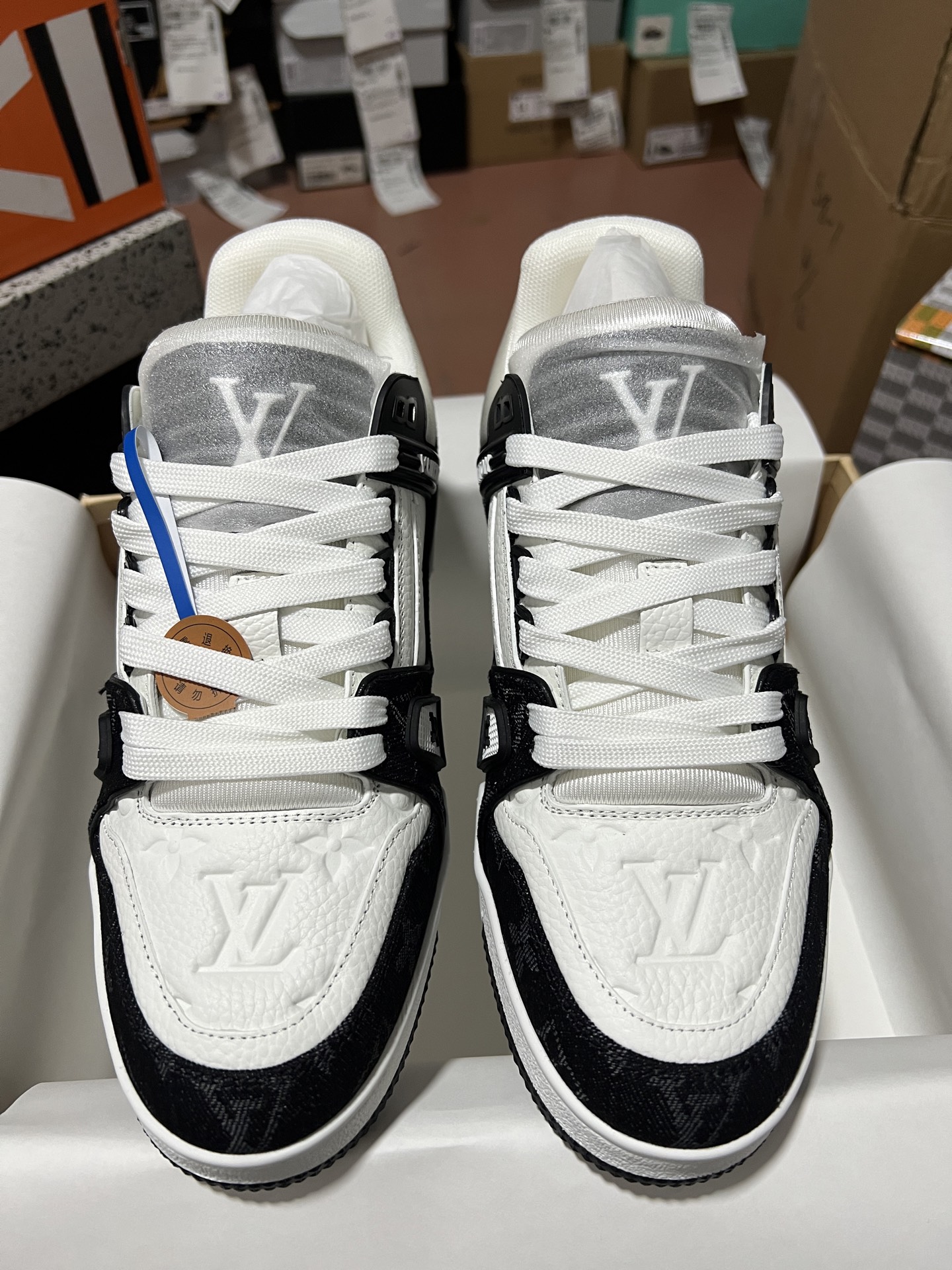 LV
