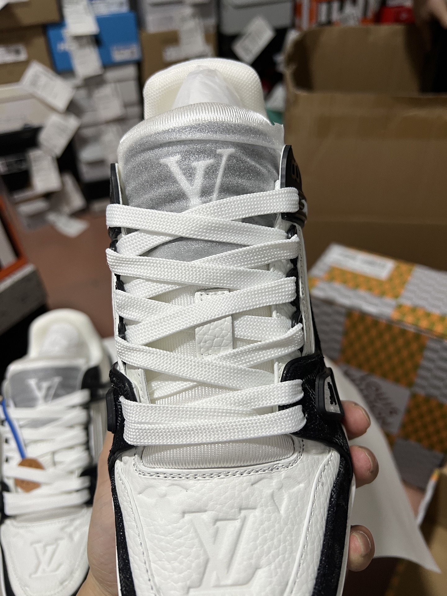 LV
