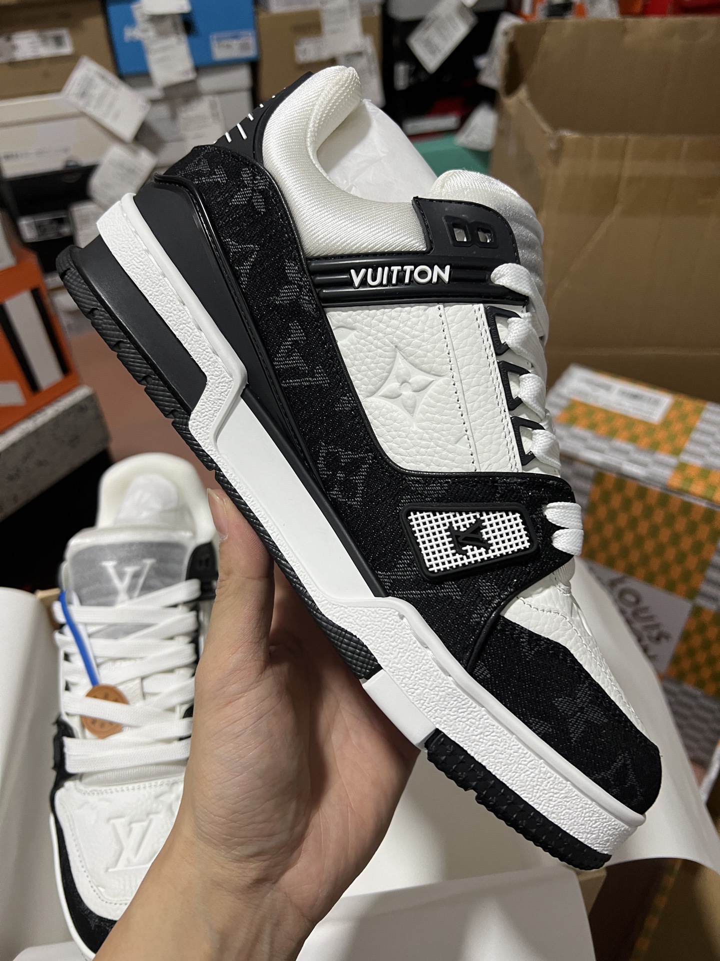 LV