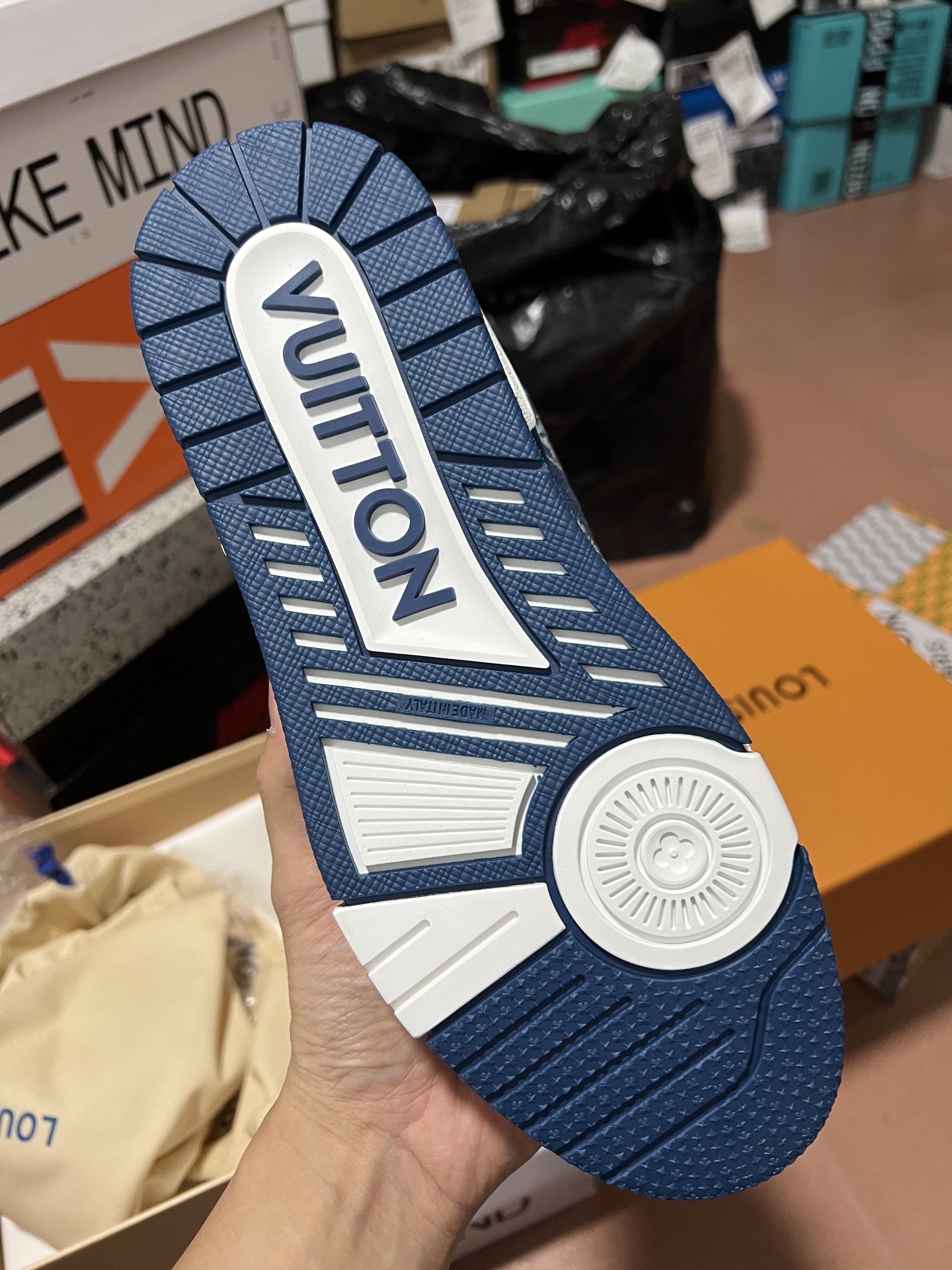 LV