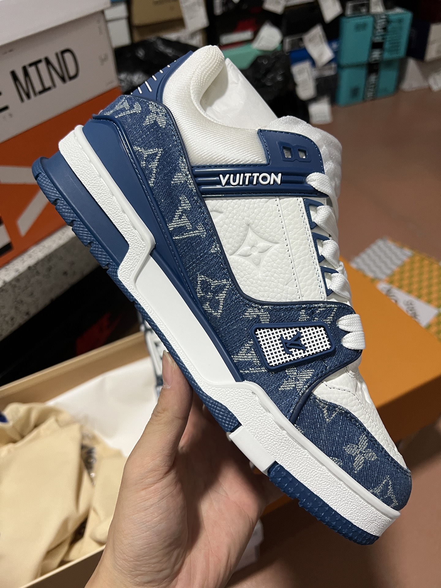 LV
