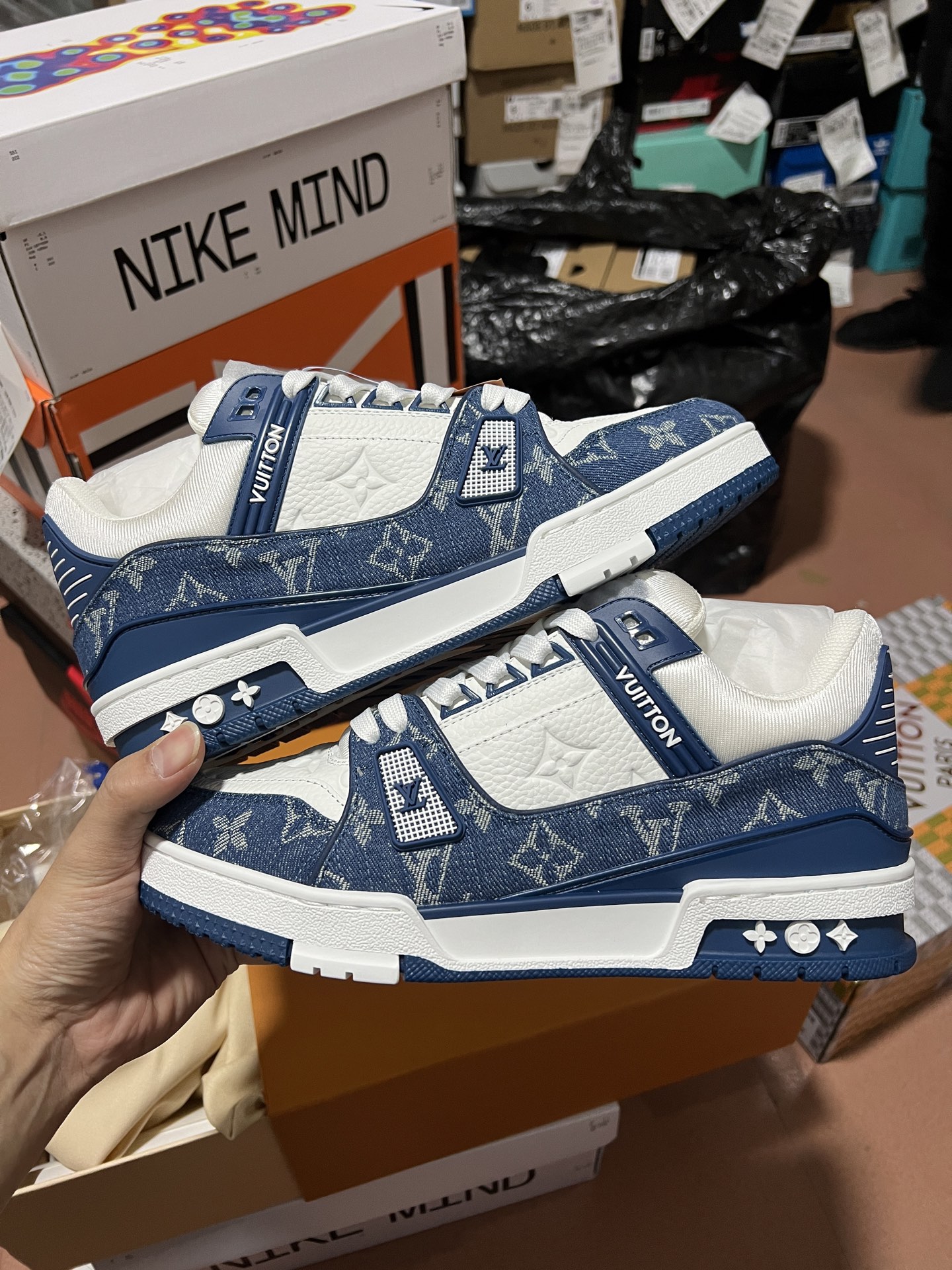 LV