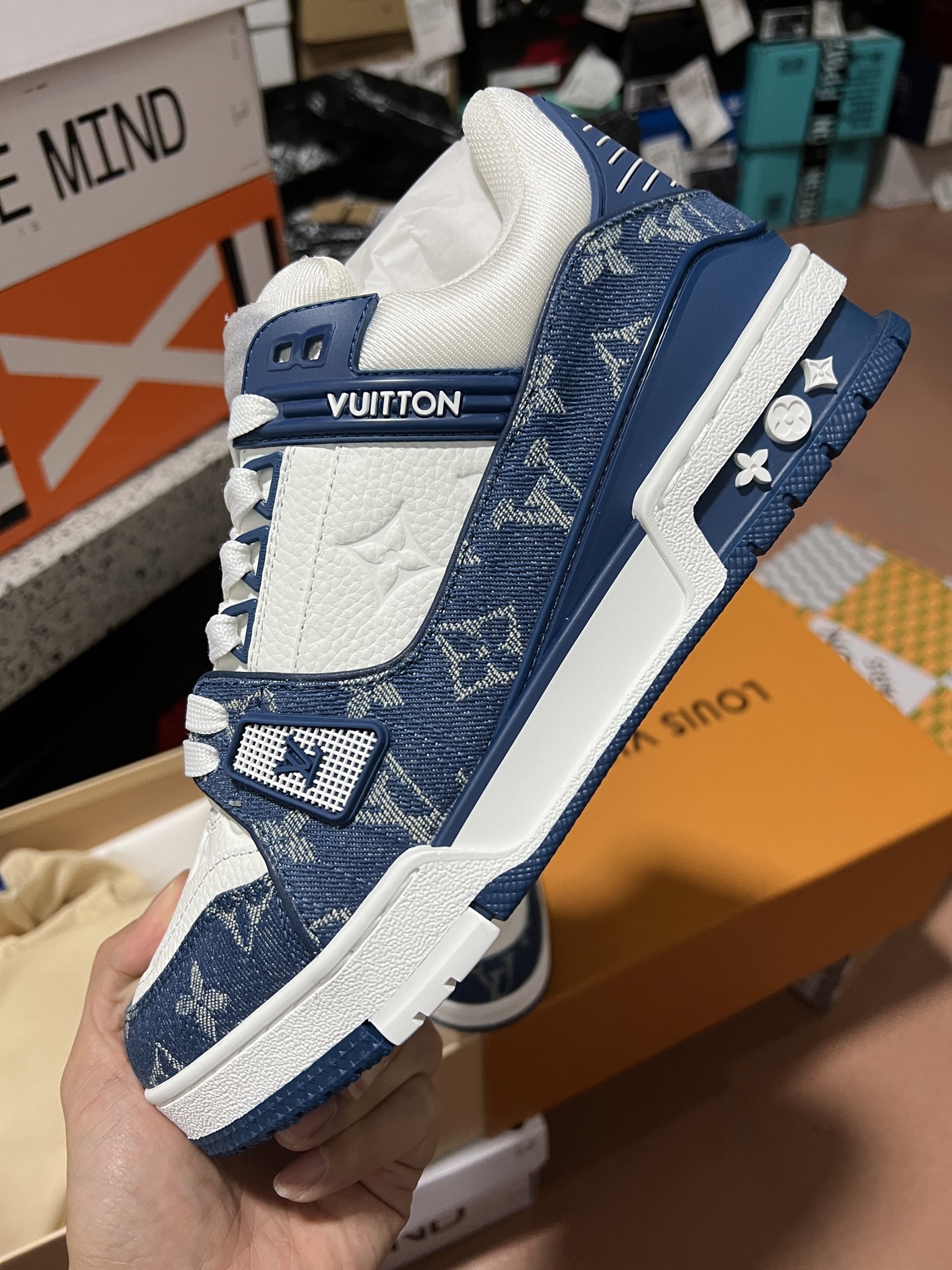 LV