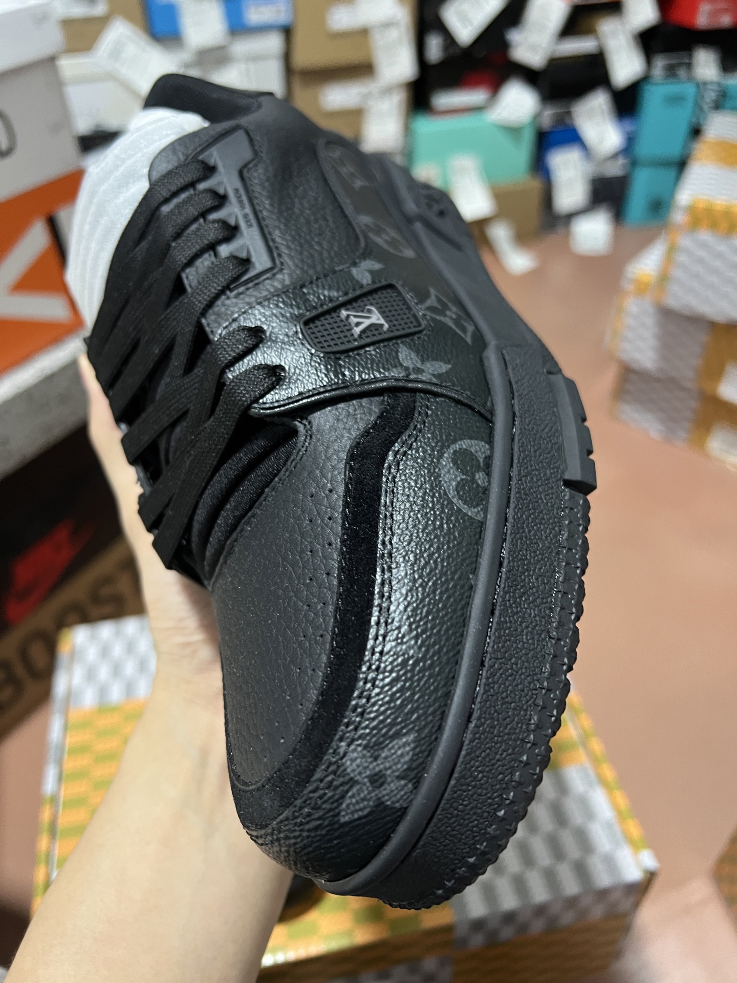 LV