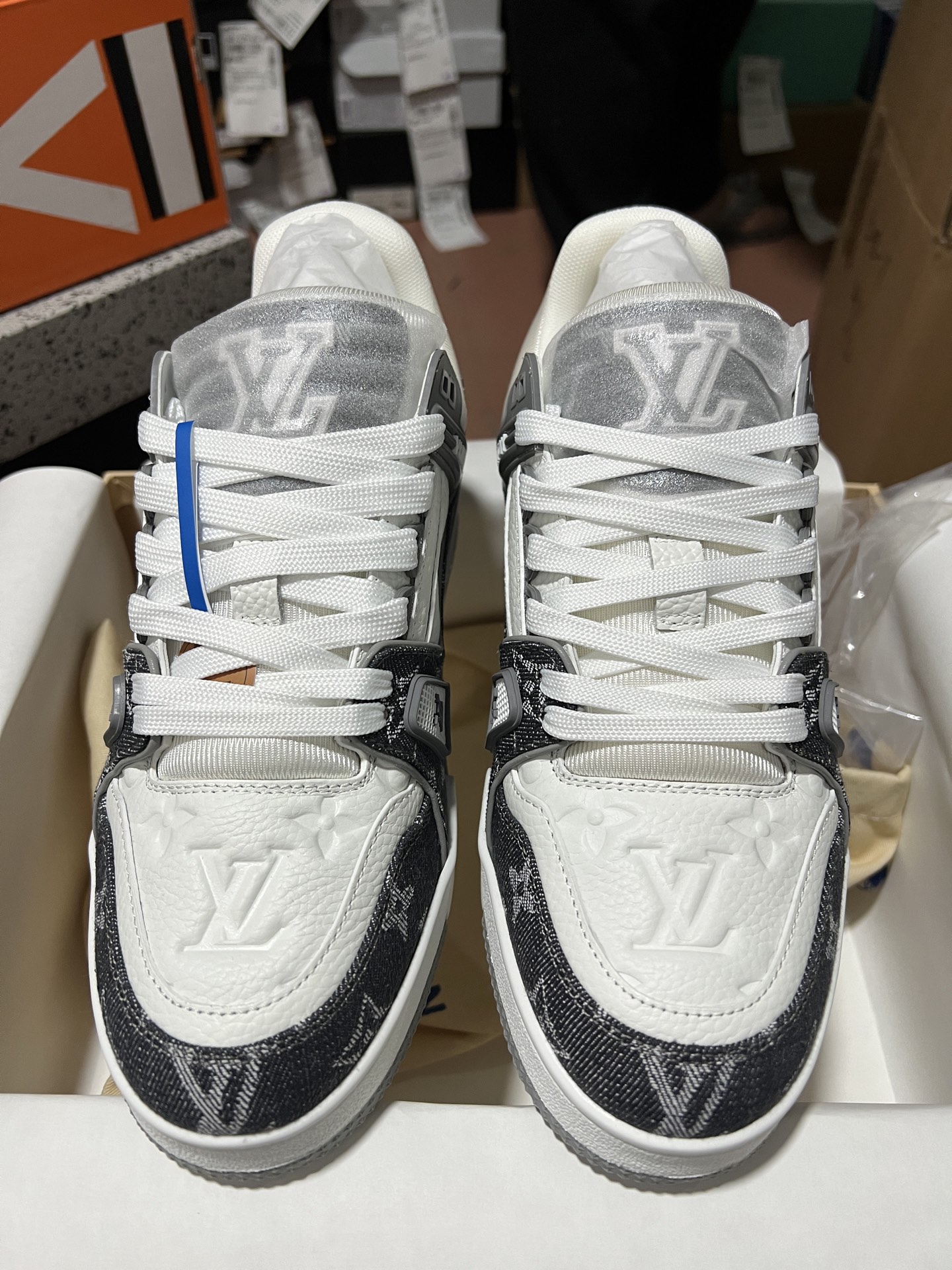 LV