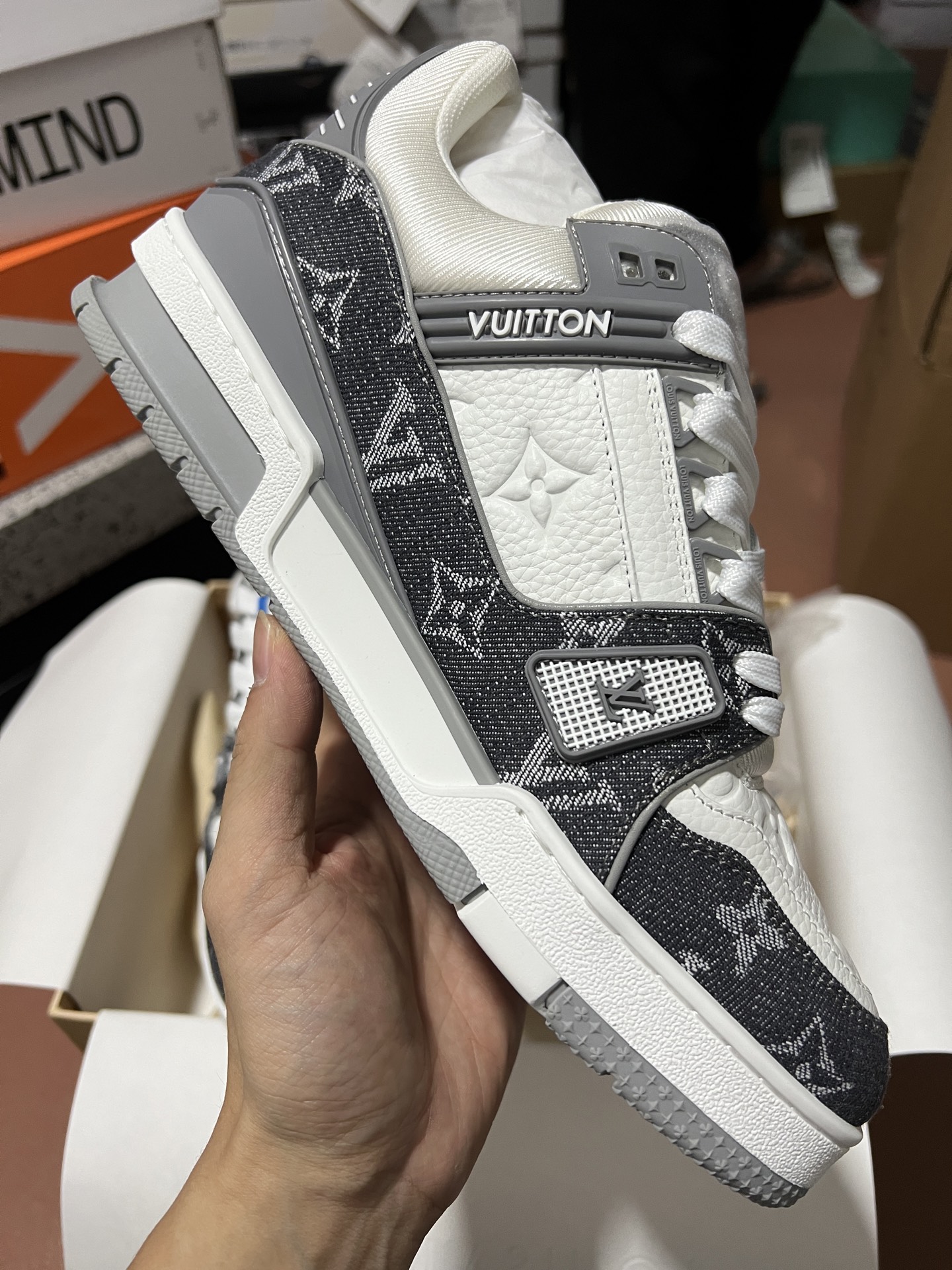 LV