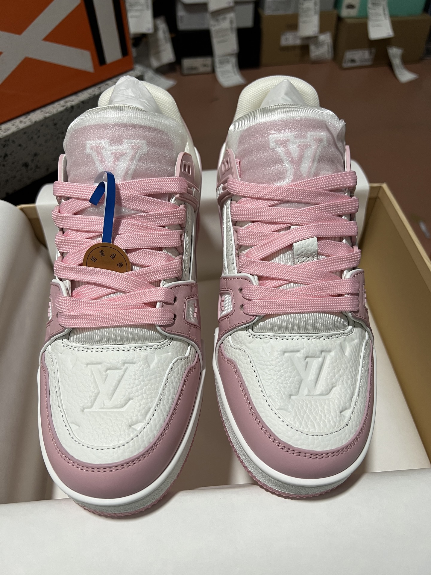 LV