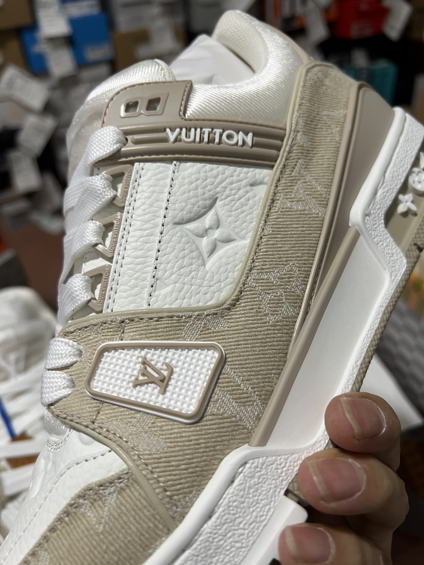 LV